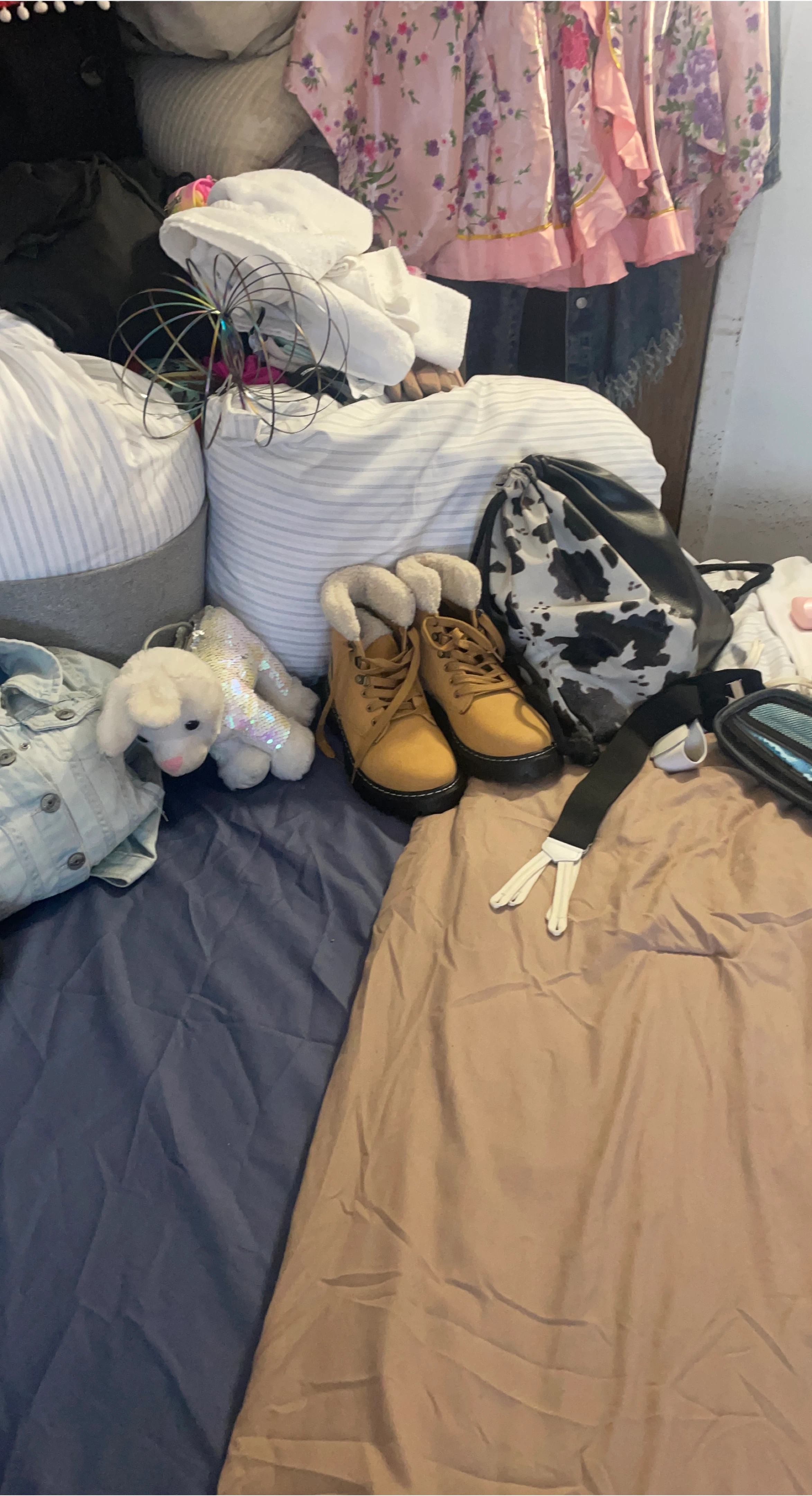 Tan Ankle Boots thumbnail