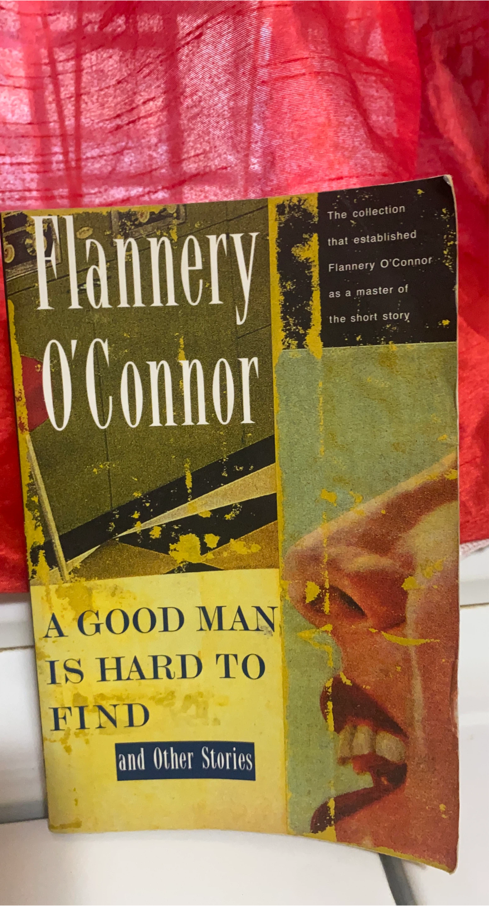 Flannery O'Connor - A Good Man Is Hard to Find Book thumbnail