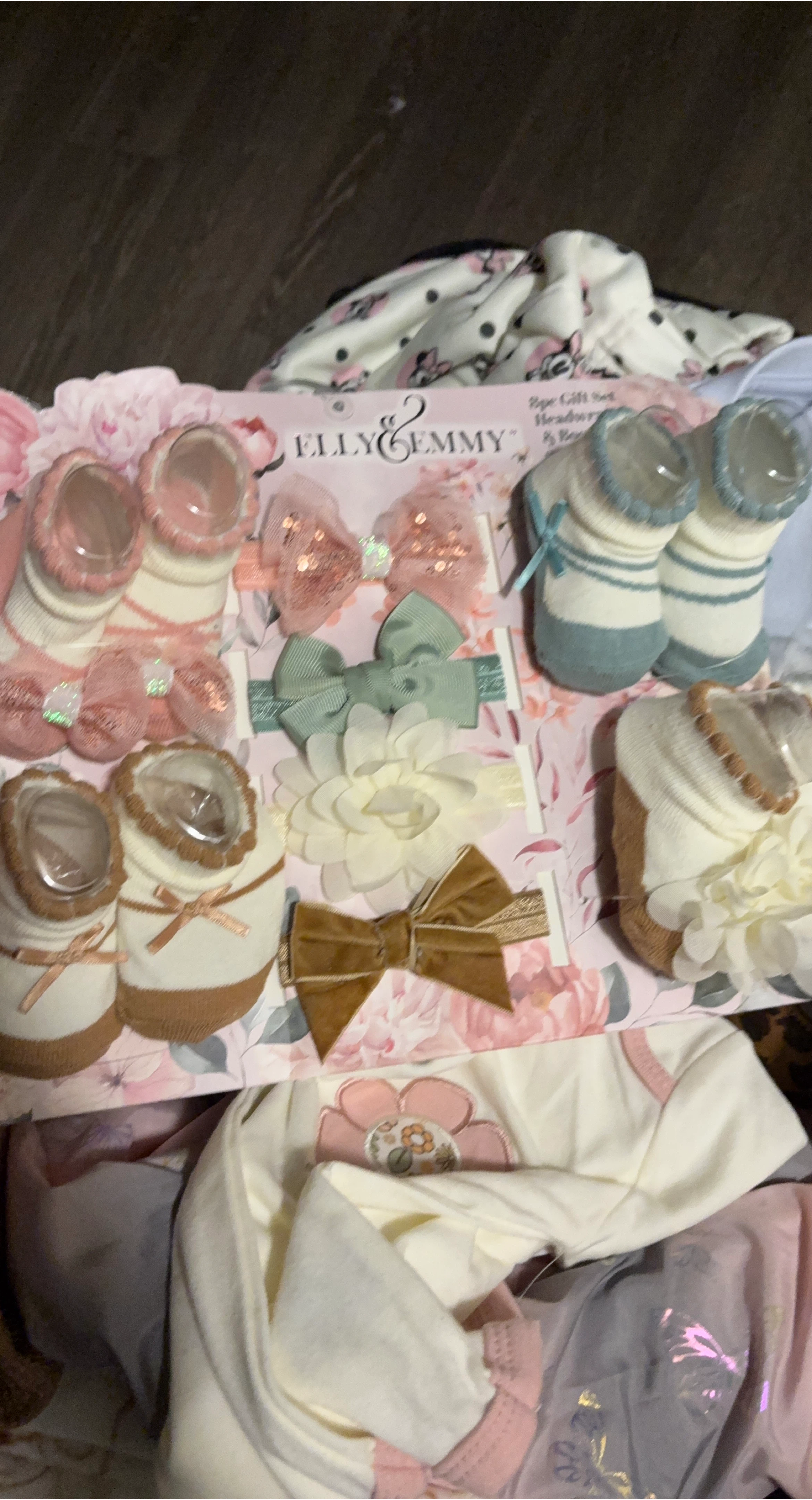 Elly & Emmy Baby Gift Set - Headwear & Booties thumbnail