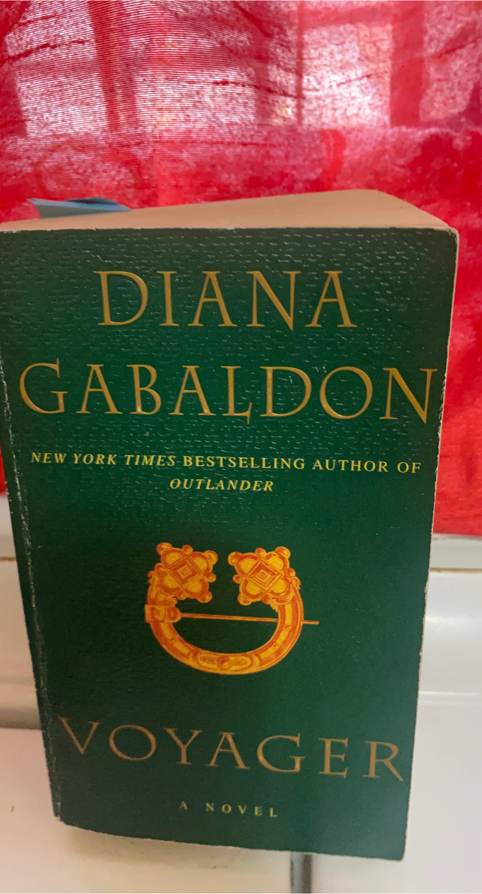 Voyager by Diana Gabaldon (Outlander Series) thumbnail