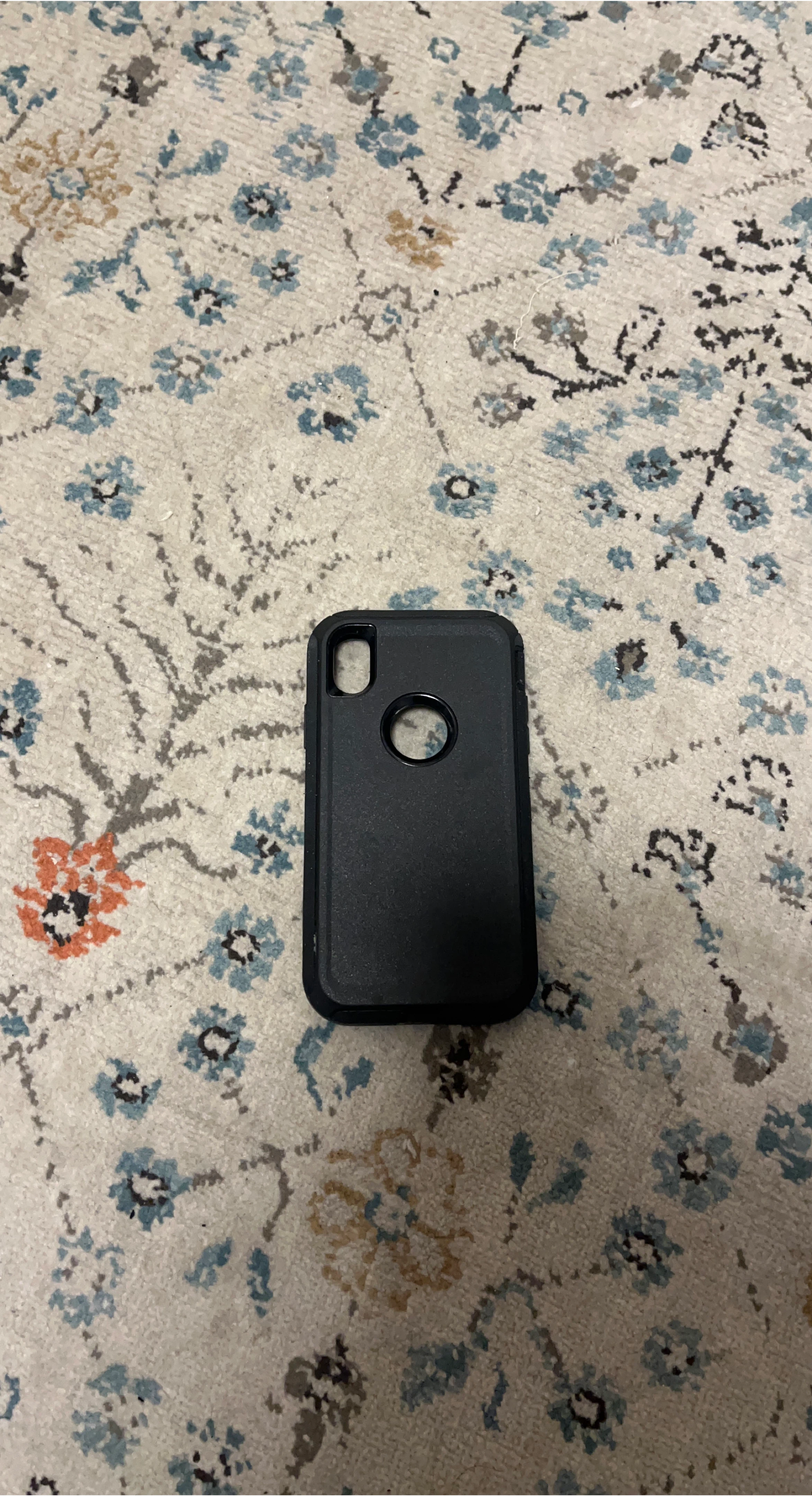 Black iPhone xr Otterbox Case thumbnail