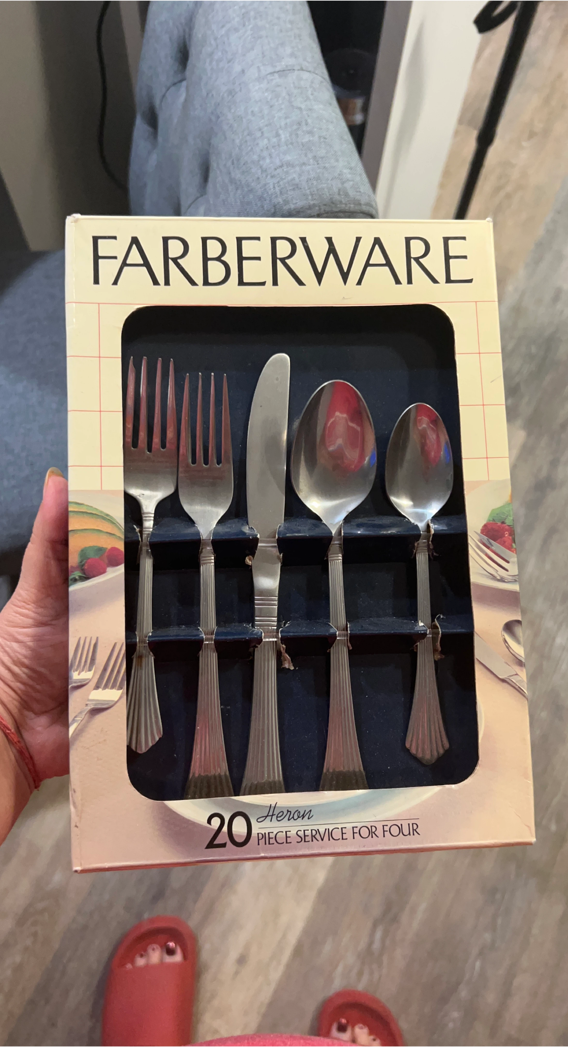 Farberware Heron 20-Piece Silverware Set thumbnail