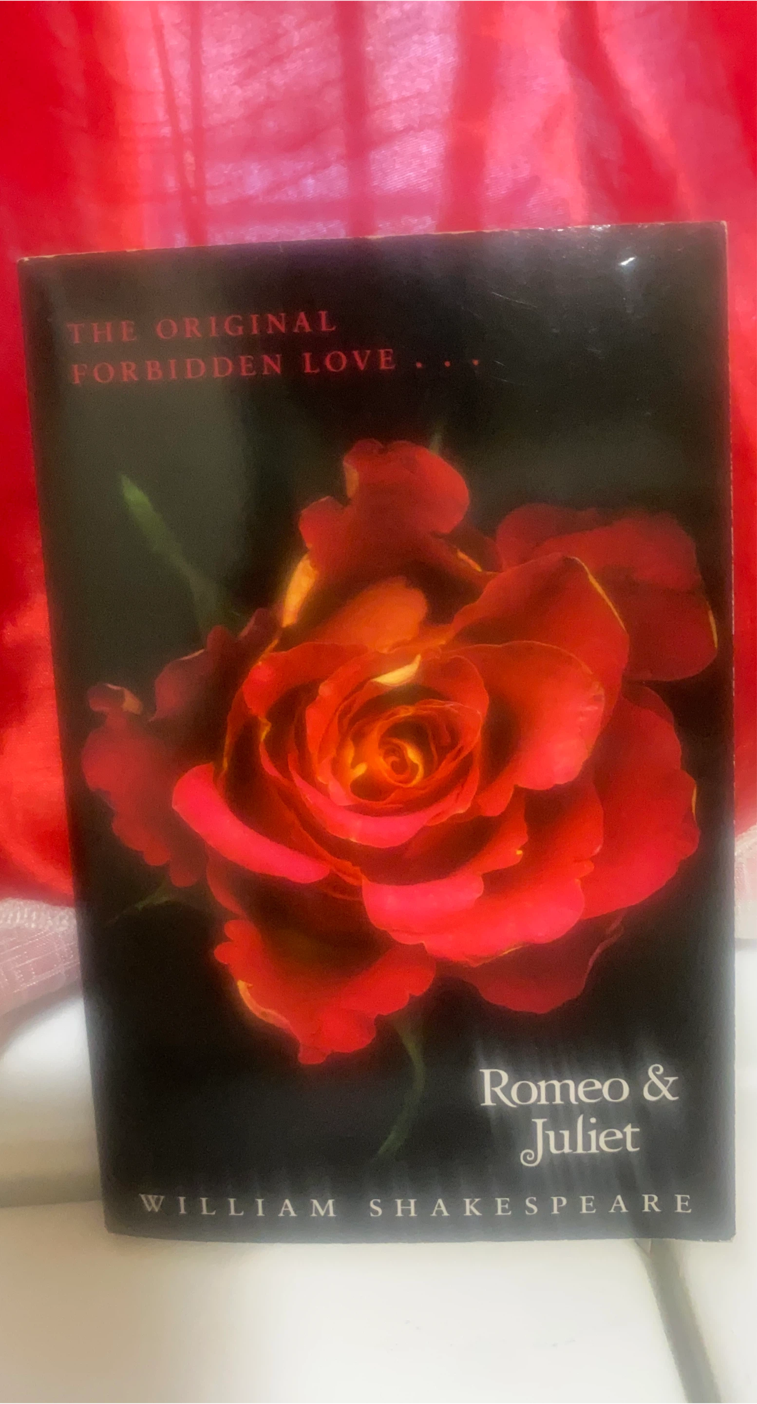 Romeo & Juliet by William Shakespeare thumbnail