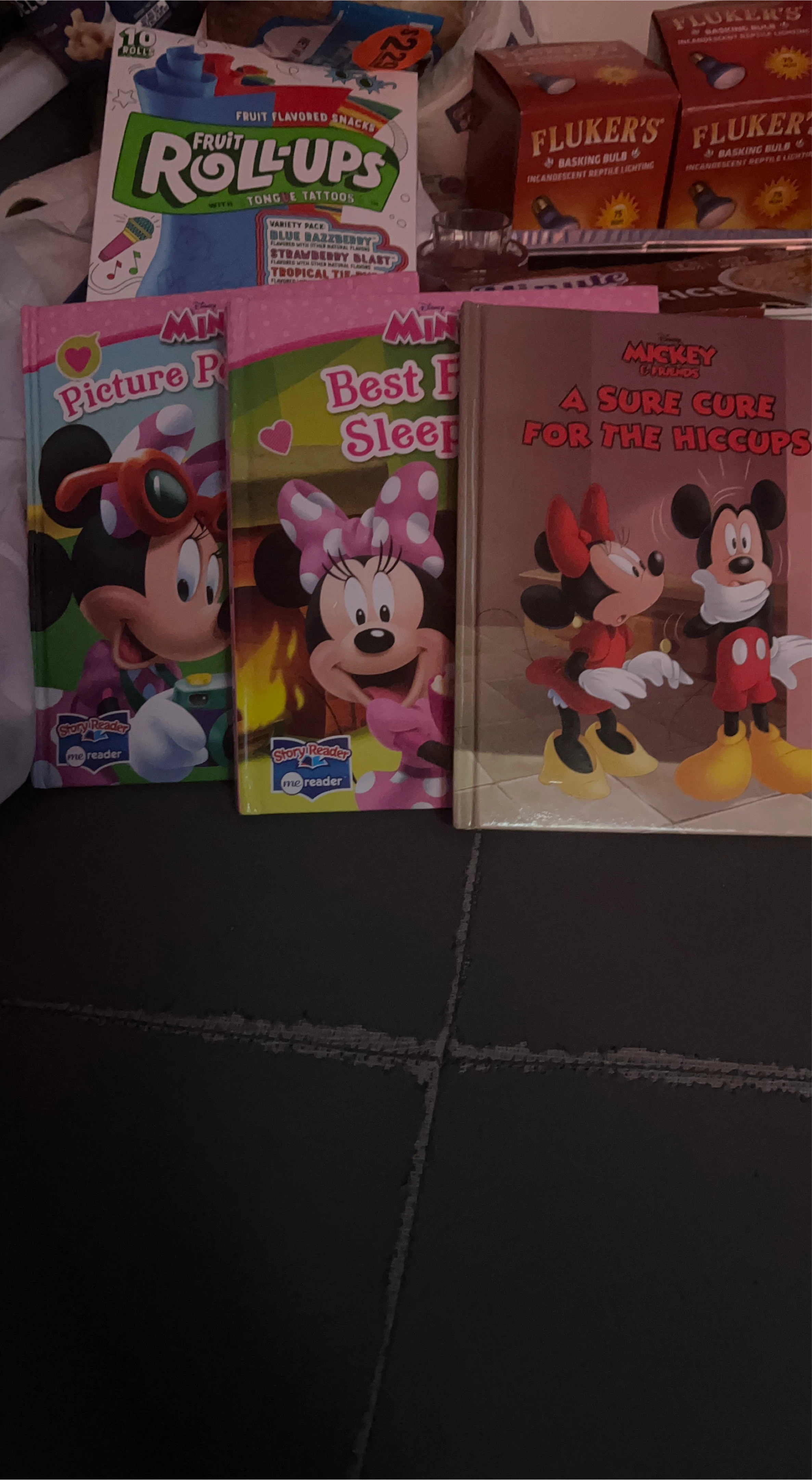 Disney Minnie & Mickey Mouse Story Reader Books thumbnail