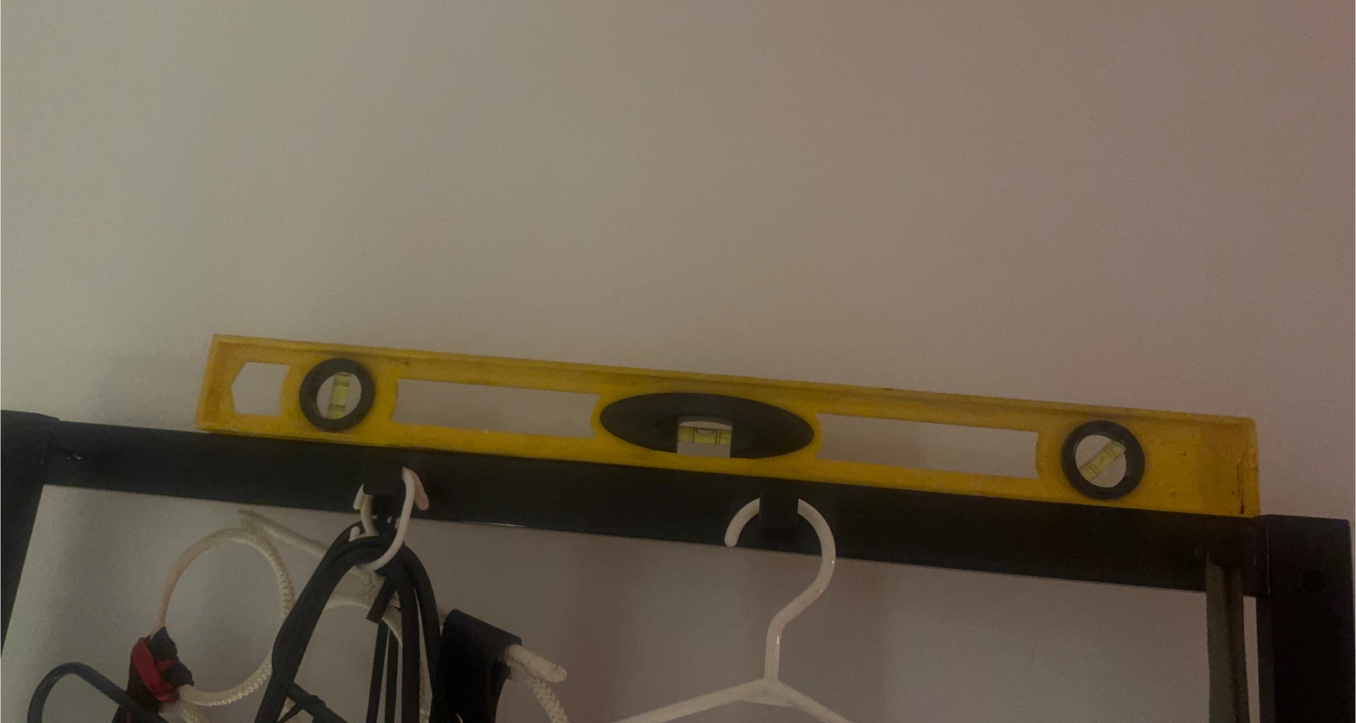 Yellow magnetic Level
