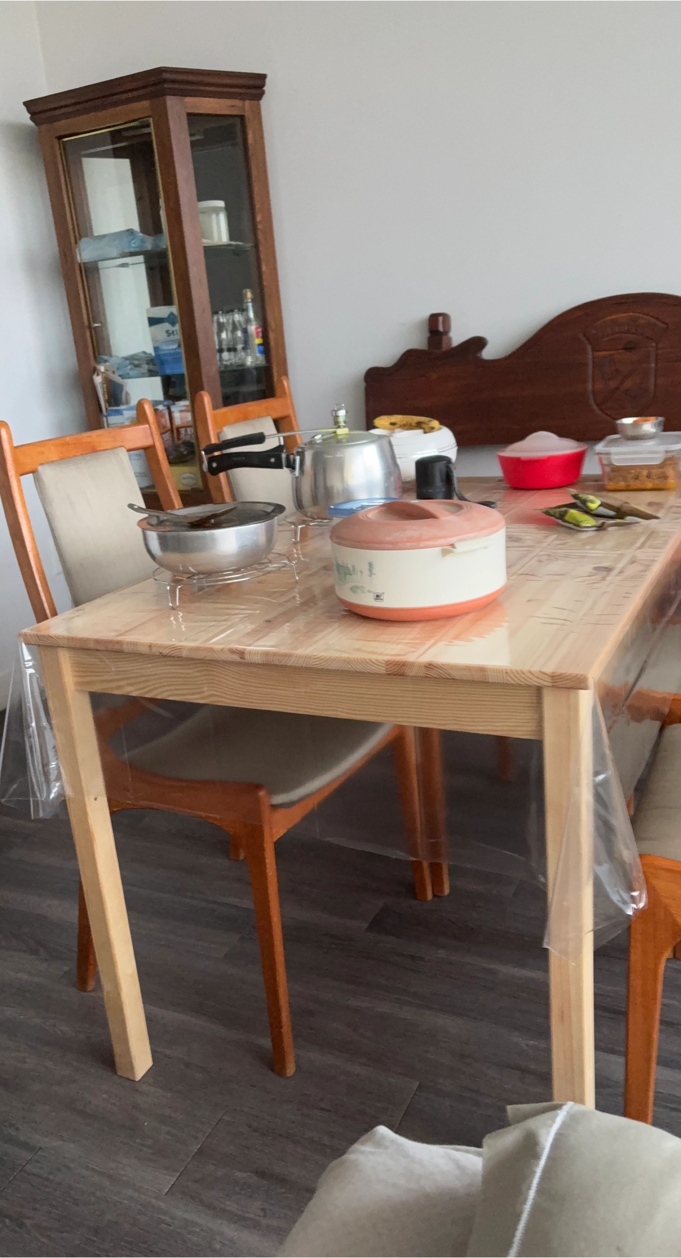 Dinning table and chair