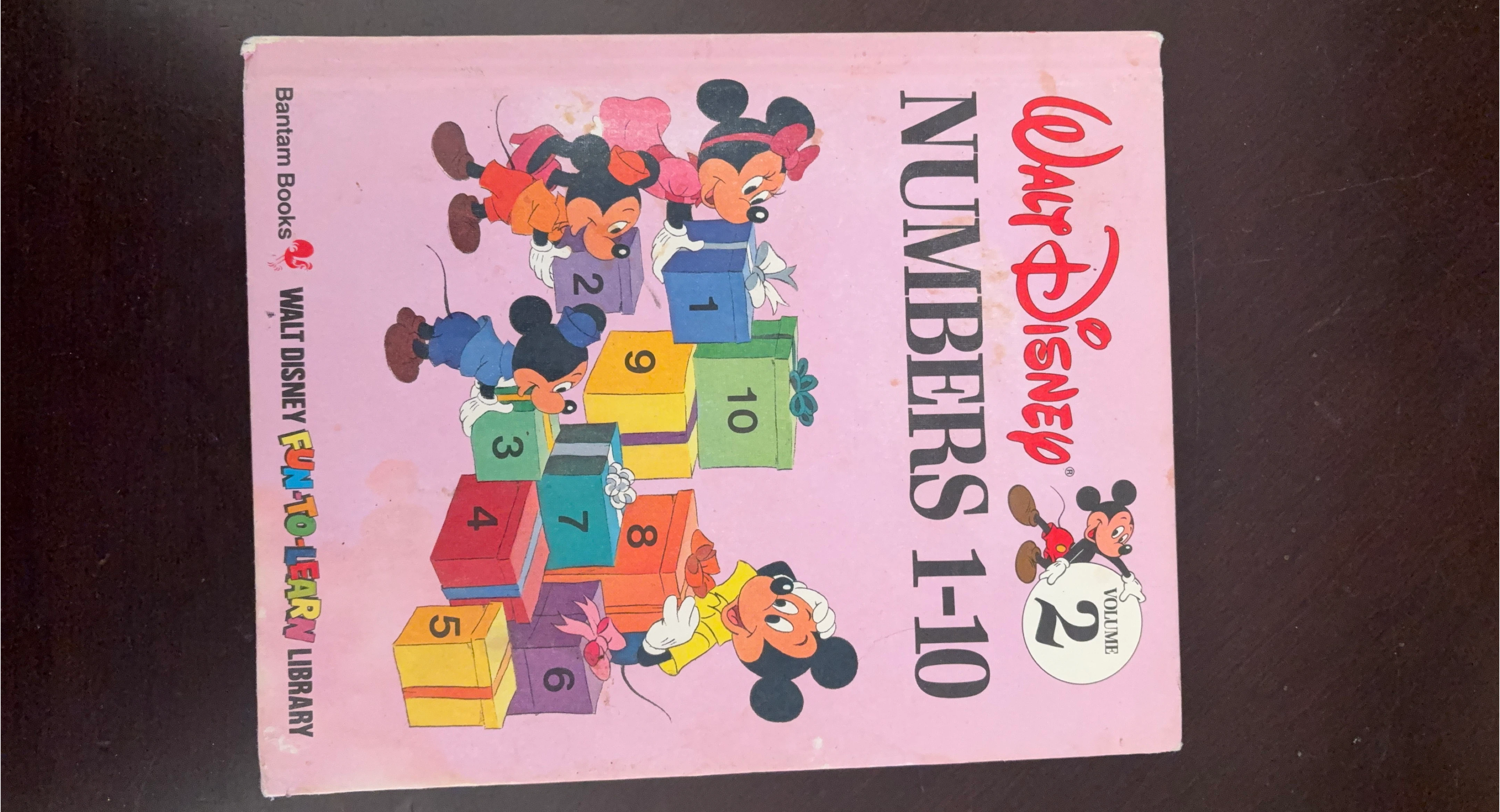 Walt Disney Numbers 1-10 Book