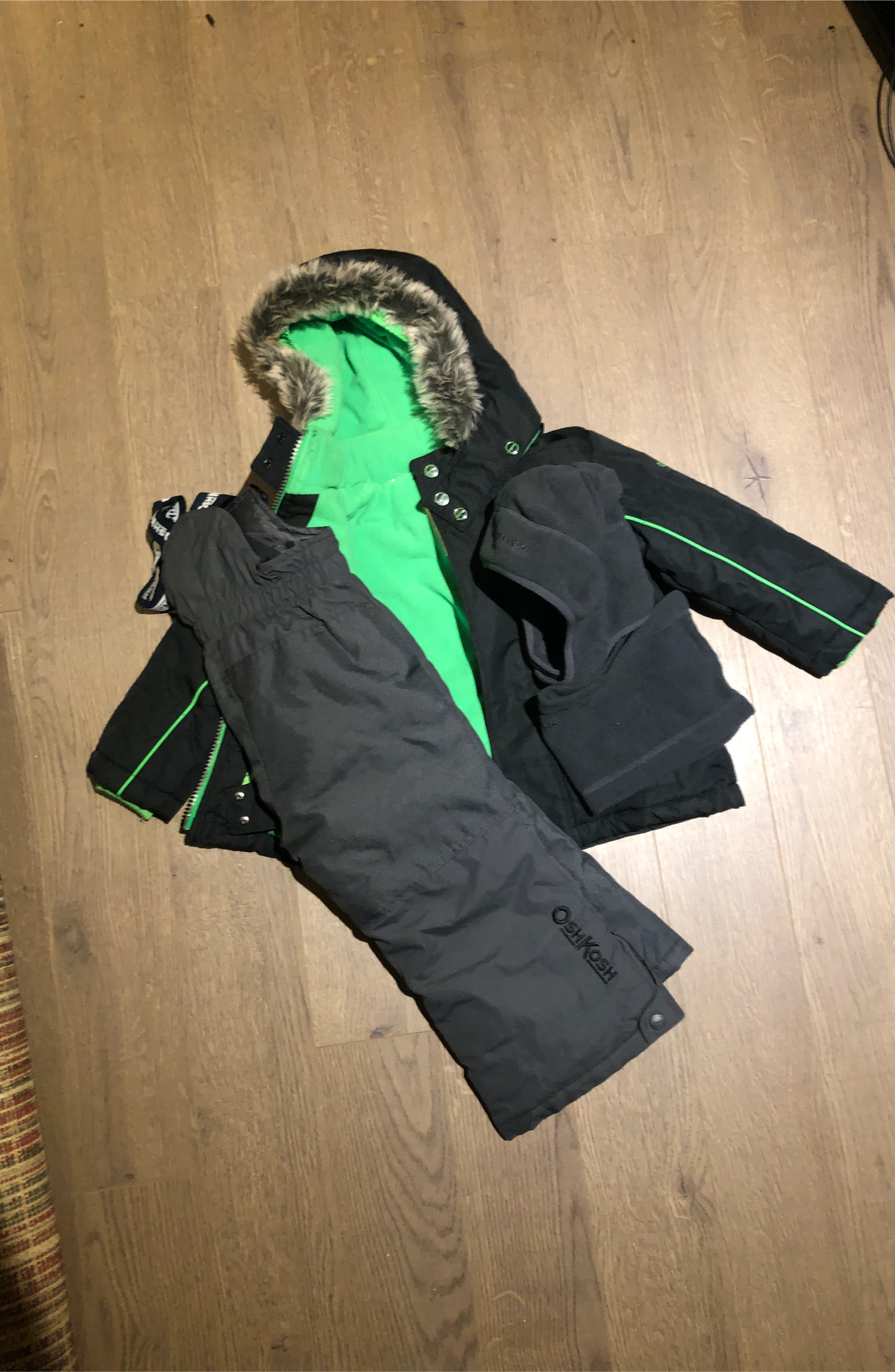 OshKosh Boys 4 Piece Winter Set image indicator(1)