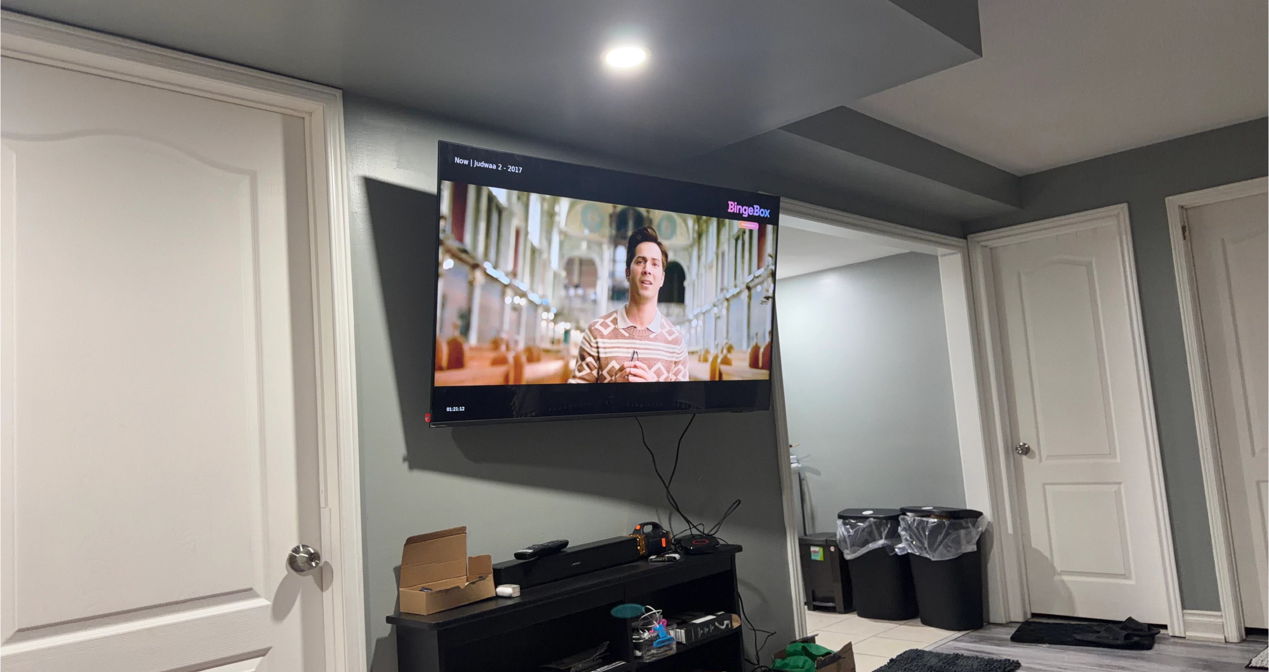 58 inch Samsung tv used only for 2 months thumbnail