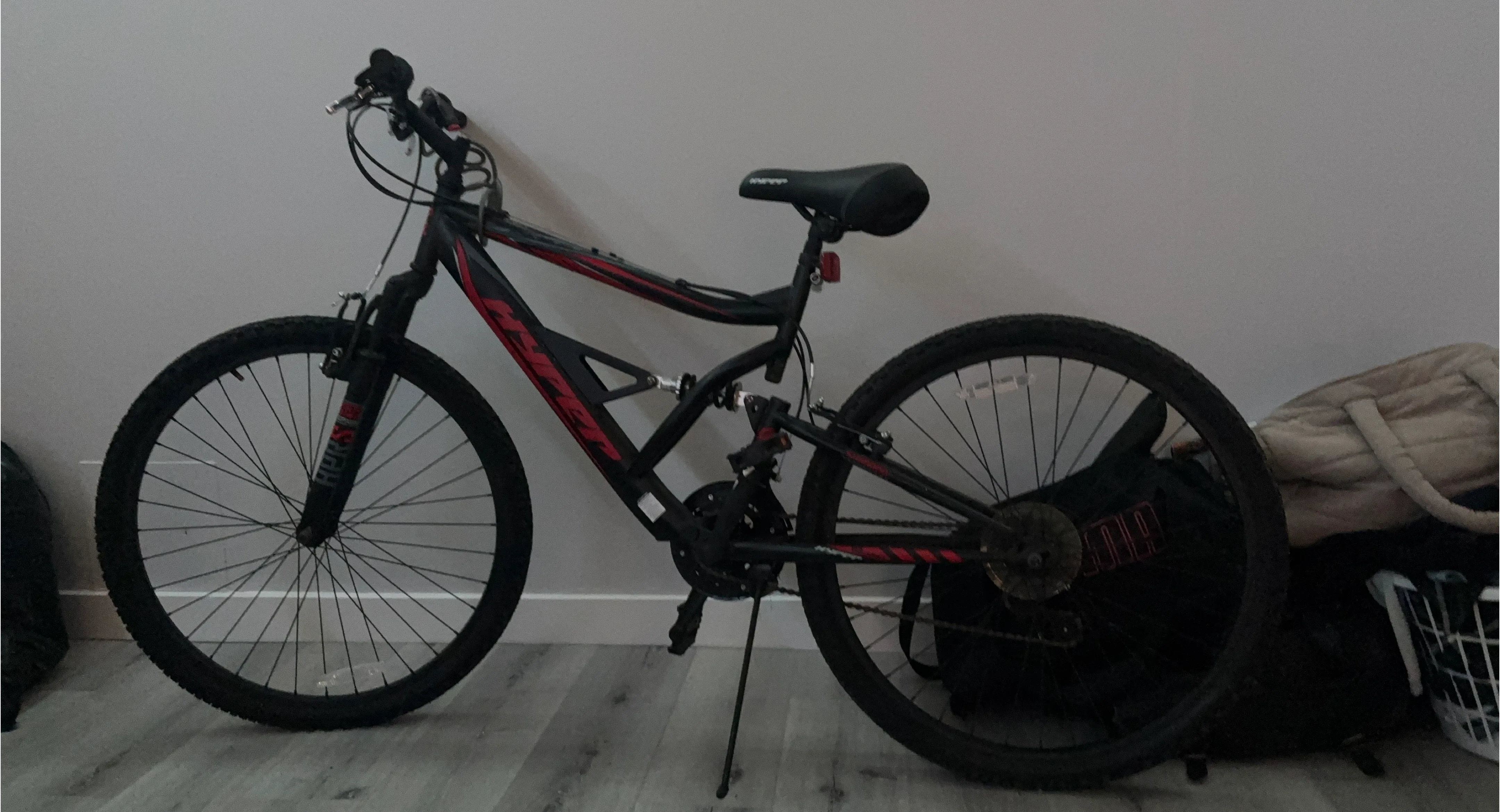 Hyper Bicycle - Black and Red