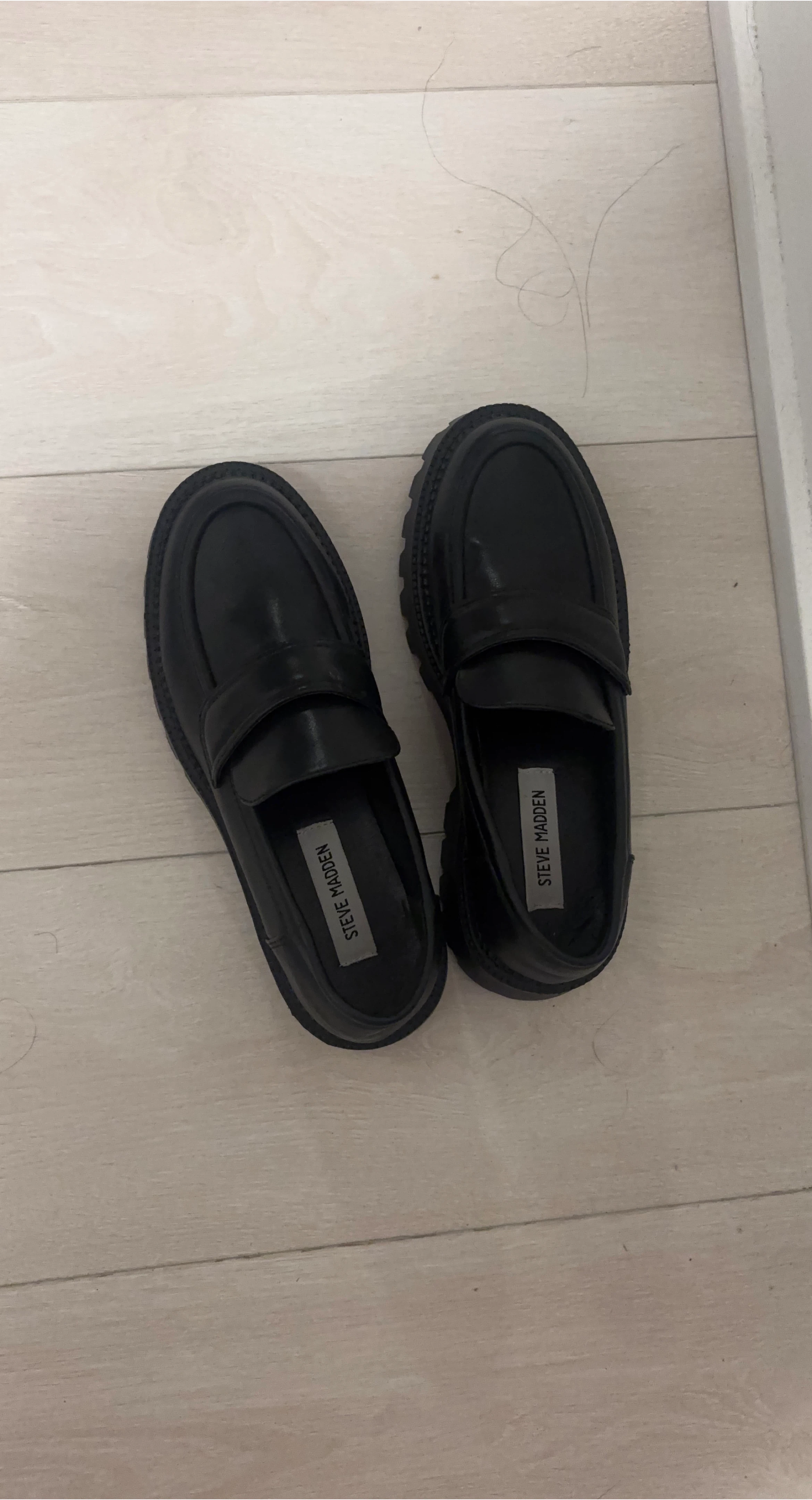 Steve Madden Black Leather Loafers - Size 39 - photo 4