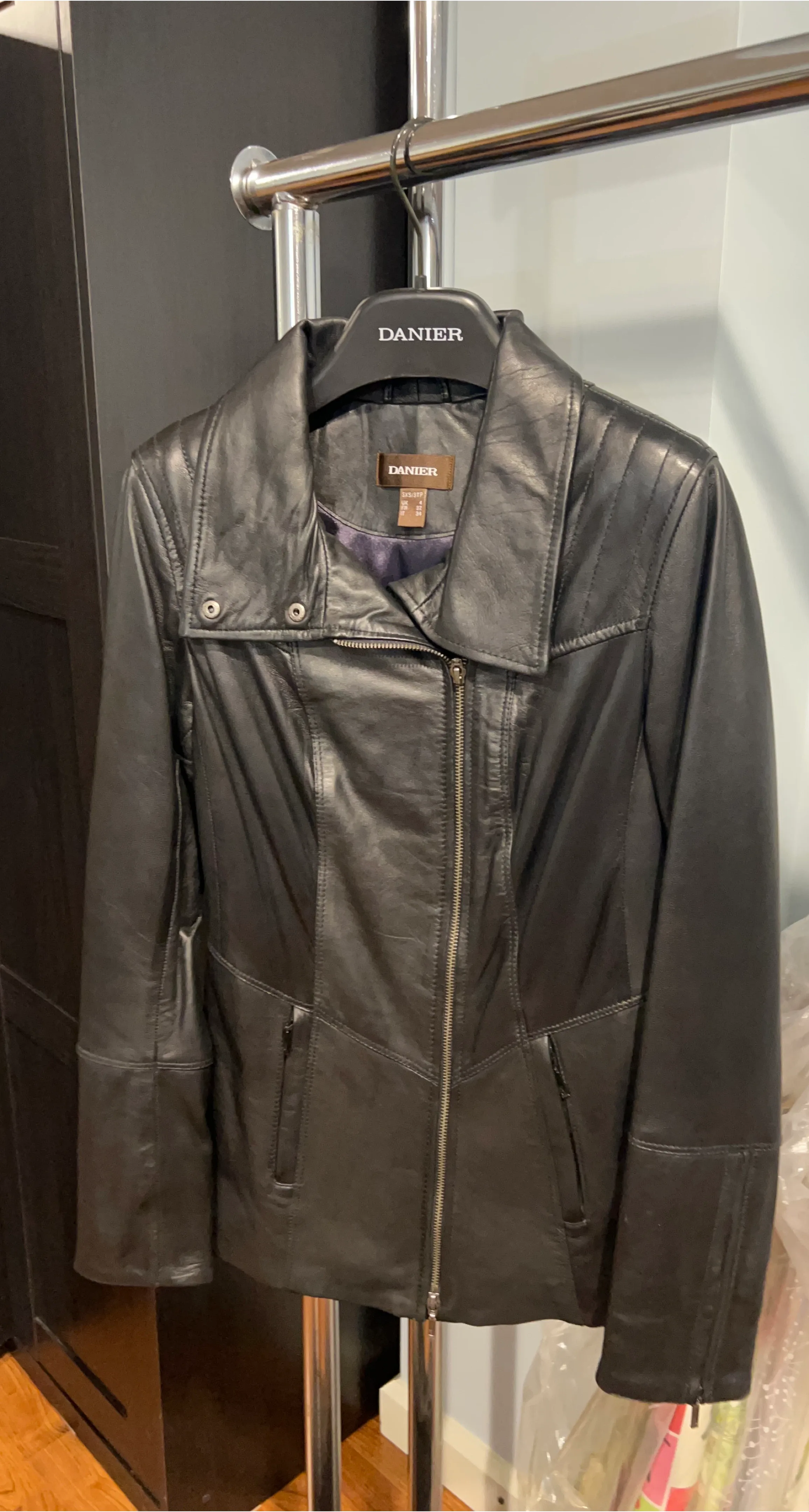 Danier Black Leather Jacket (fits 2xs- Small)