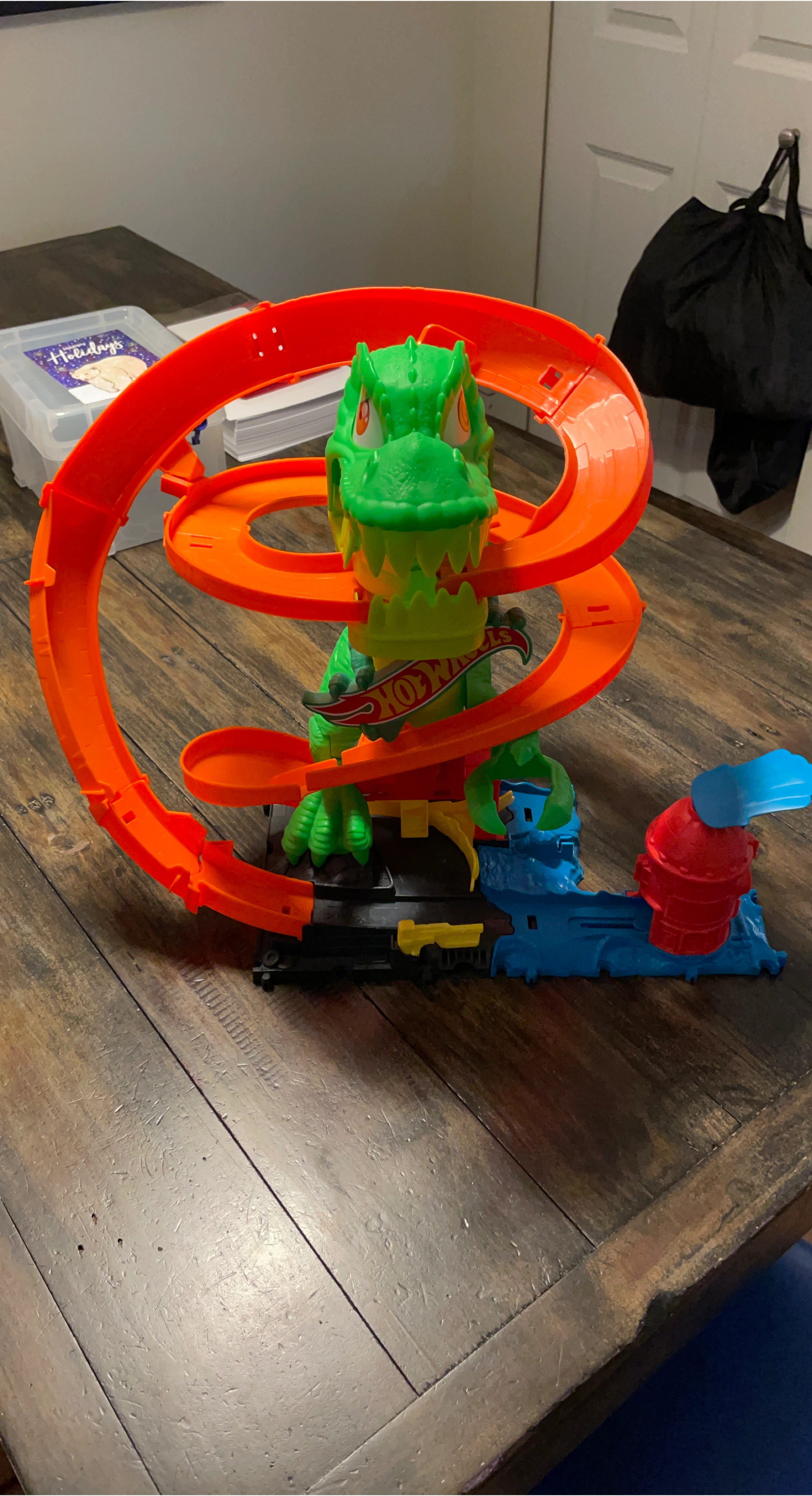 Hot Wheels T-Rex Rampage Track Set