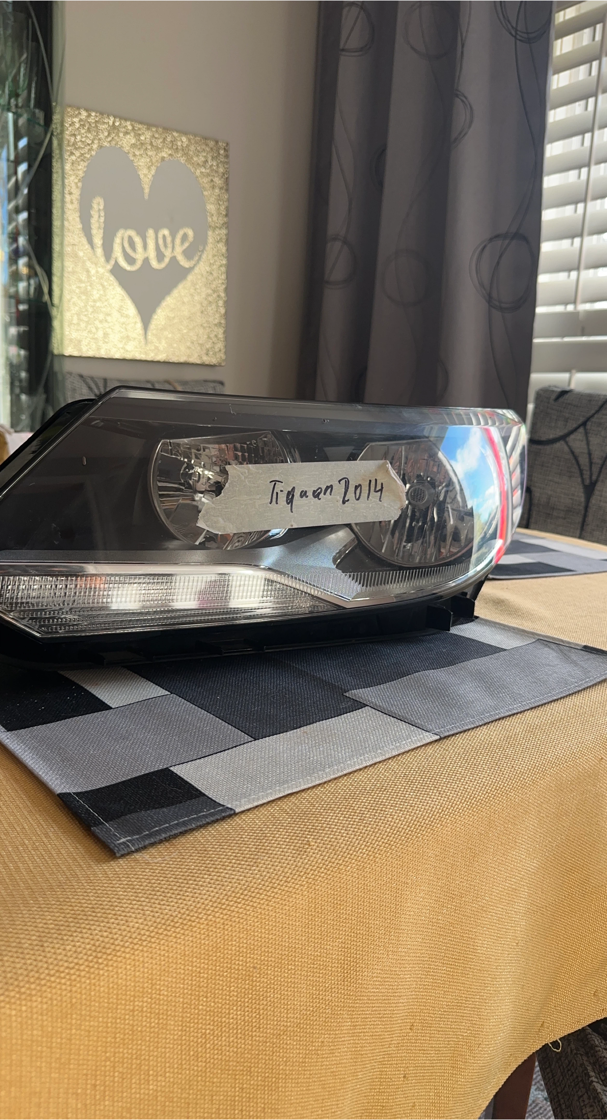 Volkswagen Tiguan 2014 Headlight