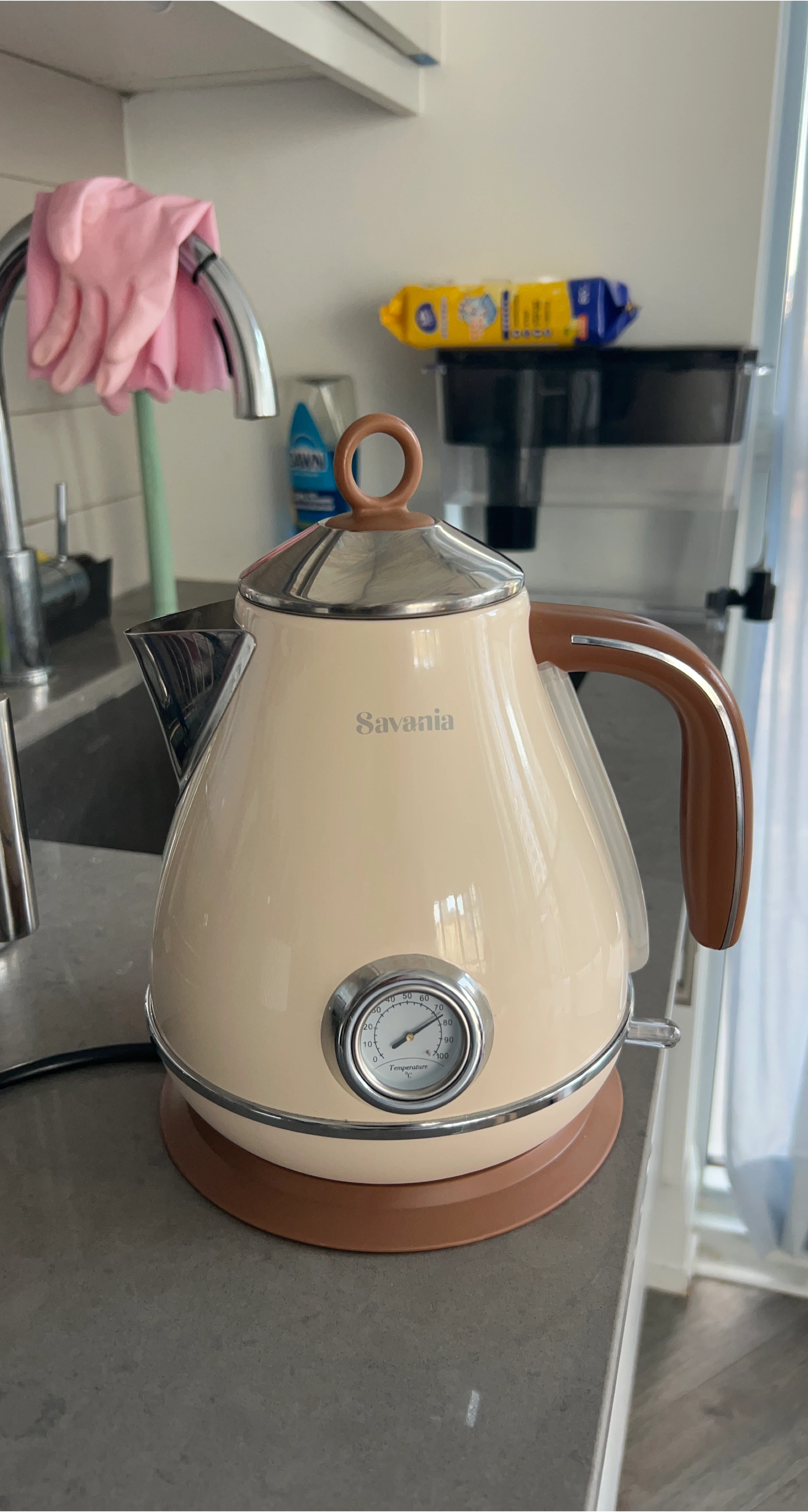 Savania Electric Kettle - Beige and Brown