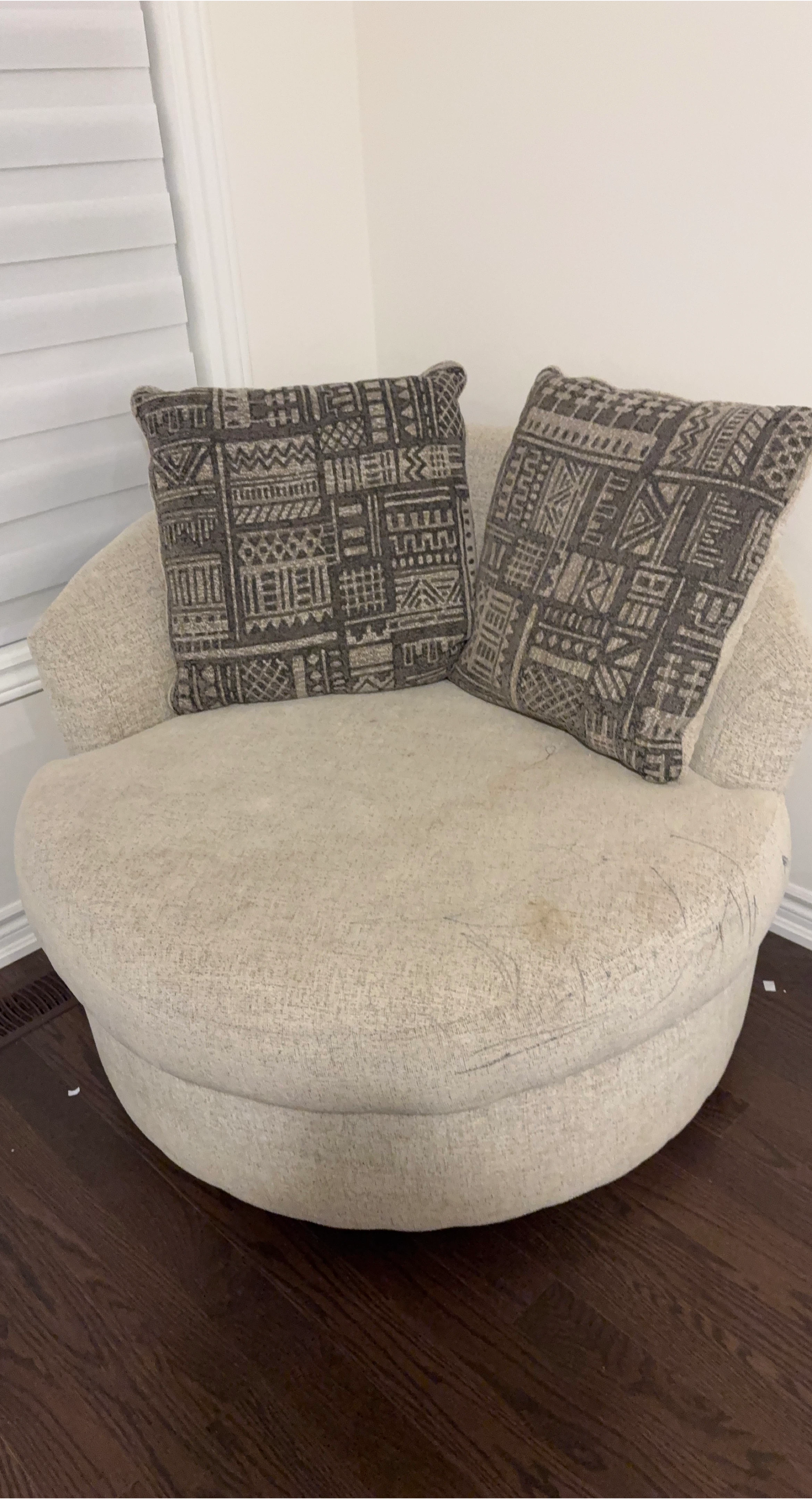 Swivel Barrel Chair with Pillows