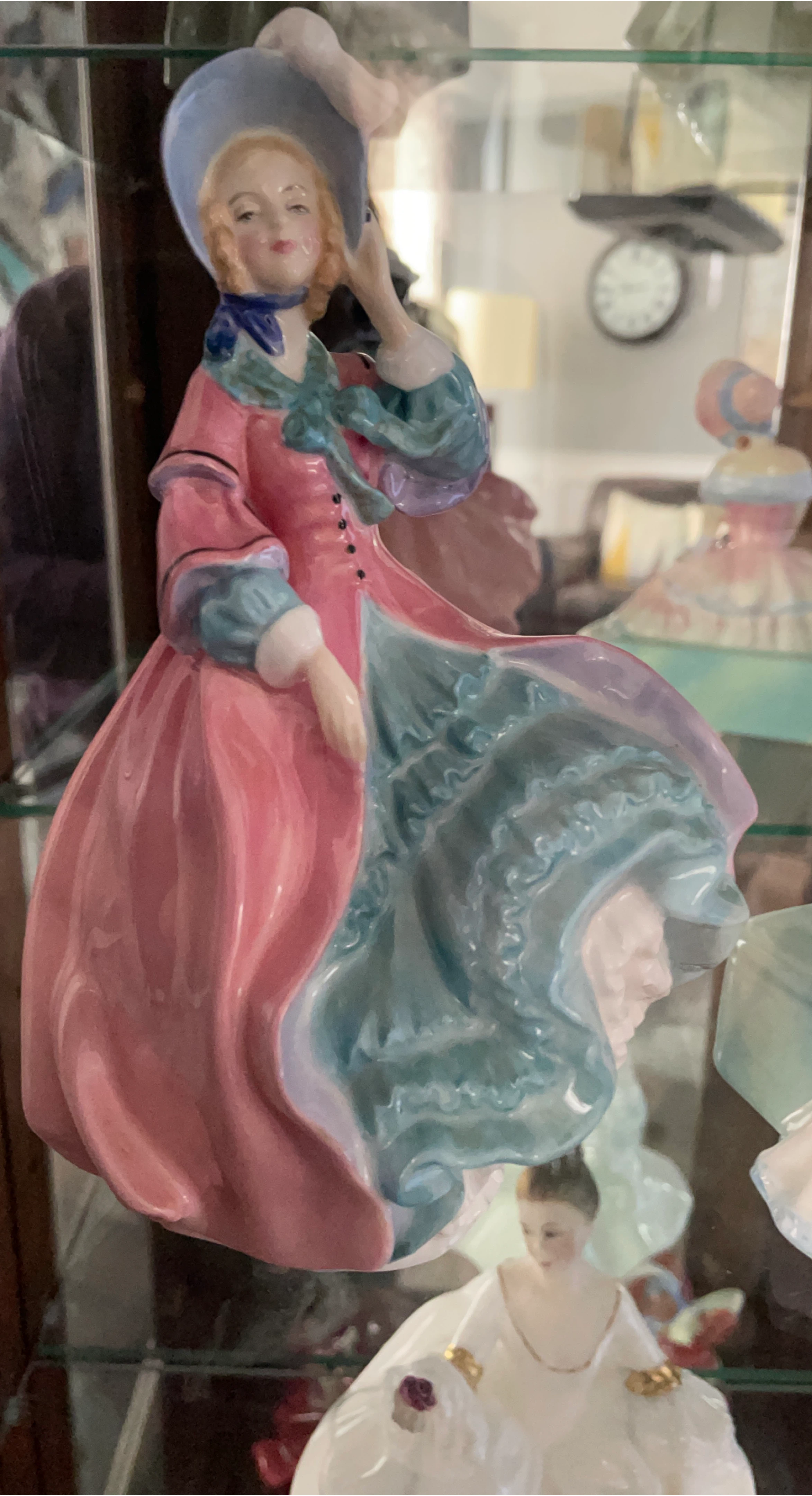 Vintage Porcelain Figurine image indicator(1)