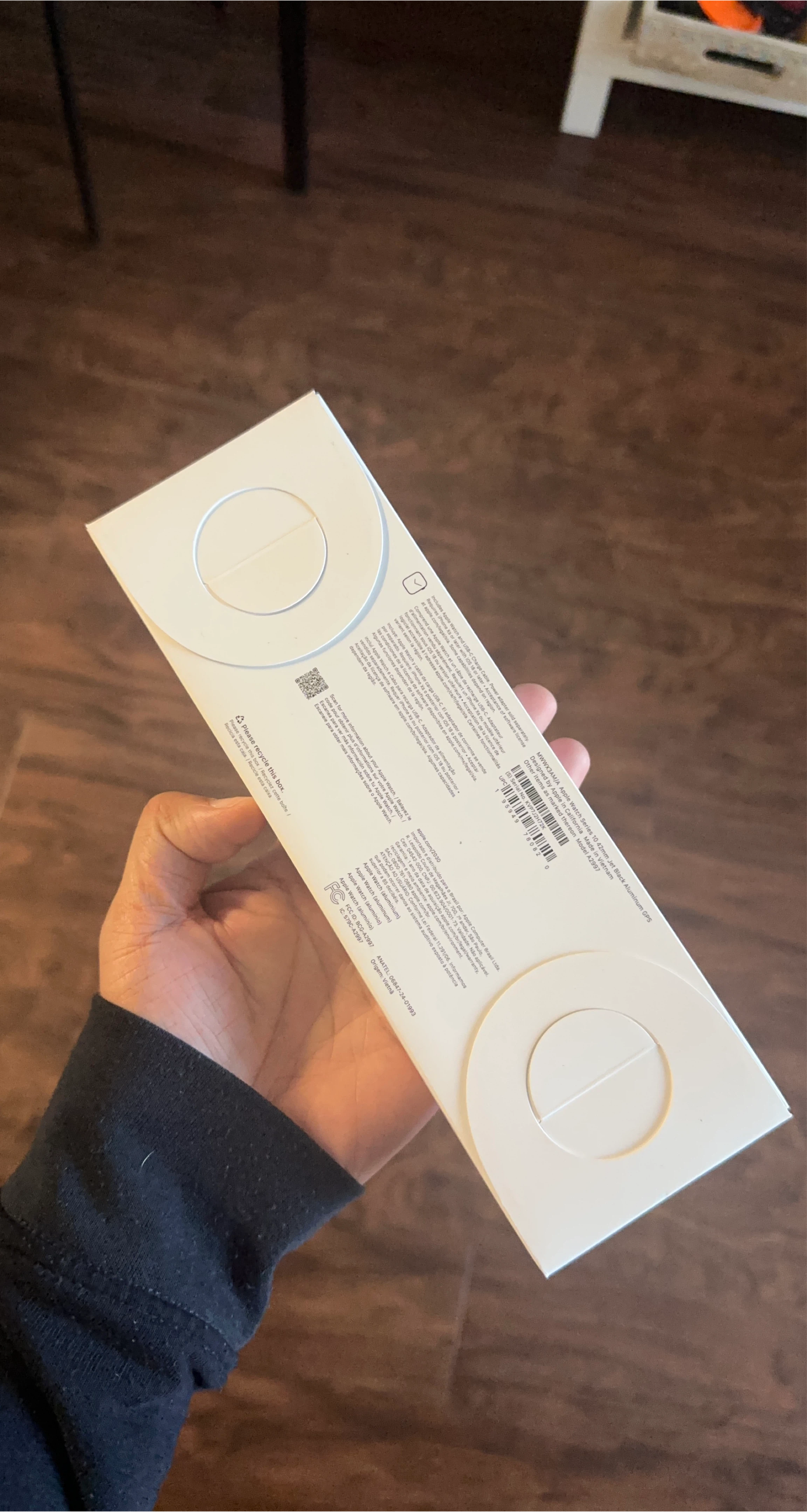 New Apple Watch Series 10 42mm Jet Black Aluminum GPS image indicator(1)