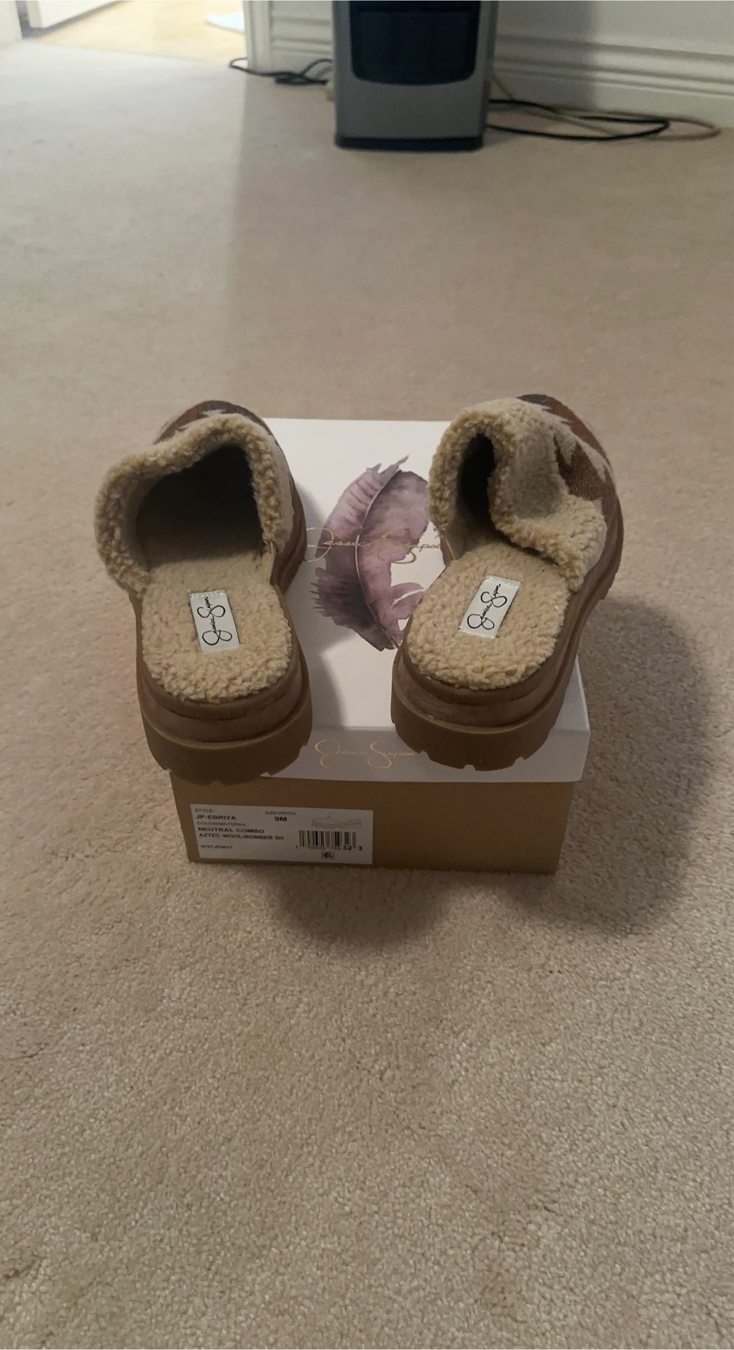 Jessica Simpson Slippers Size 9M