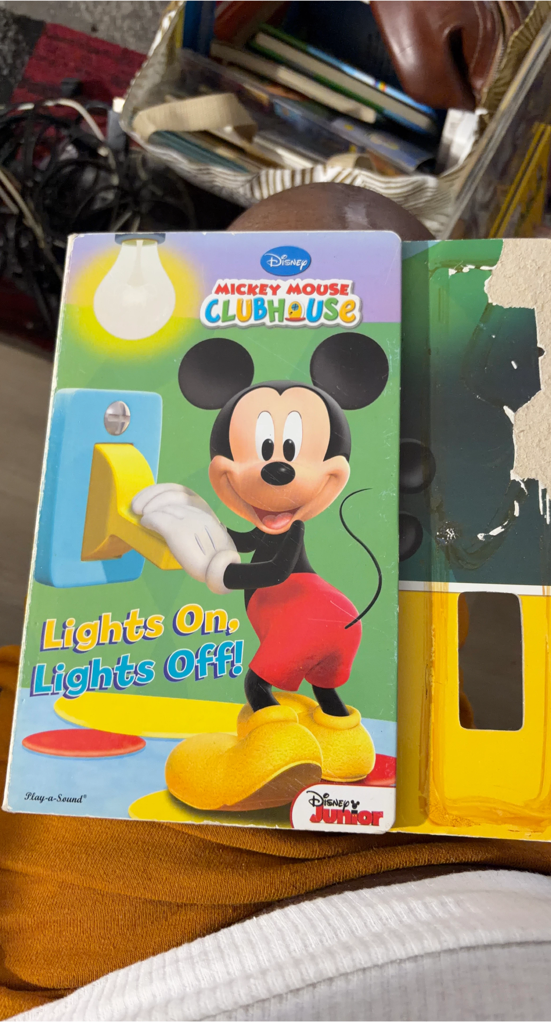 Disney Mickey Mouse Clubhouse Lights On/Off Book