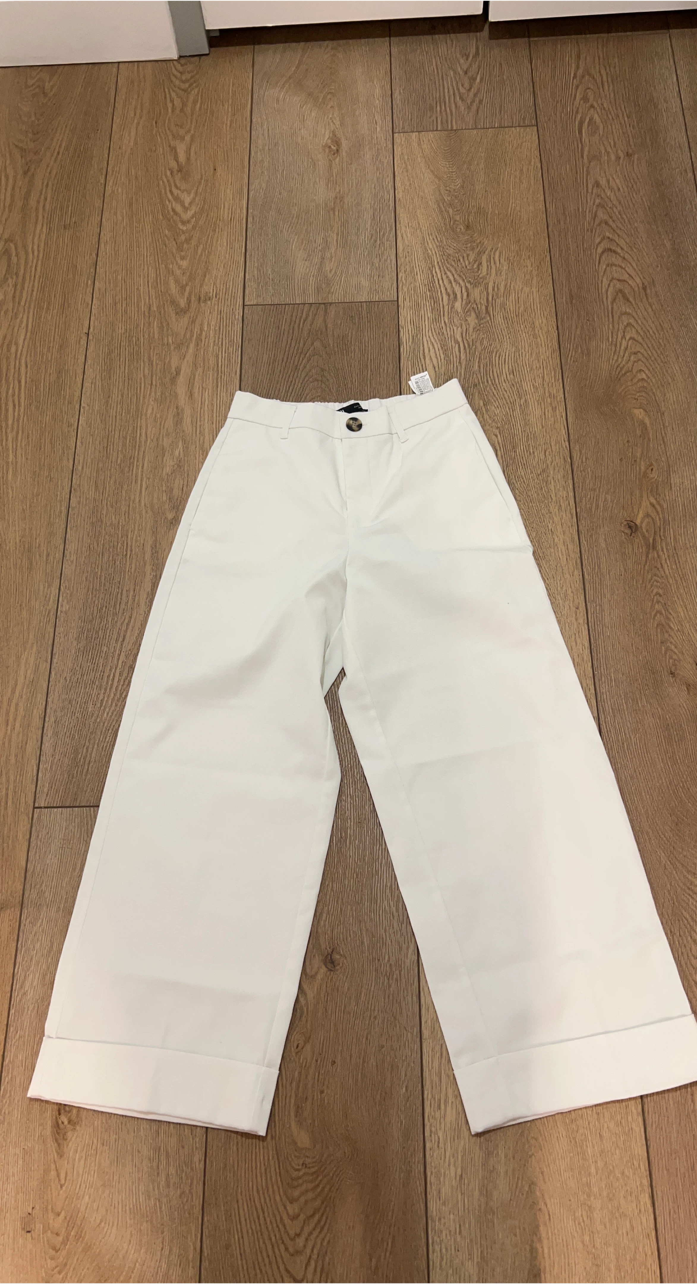 Banana Republic White Wide Leg Cropped Pants image indicator(1)