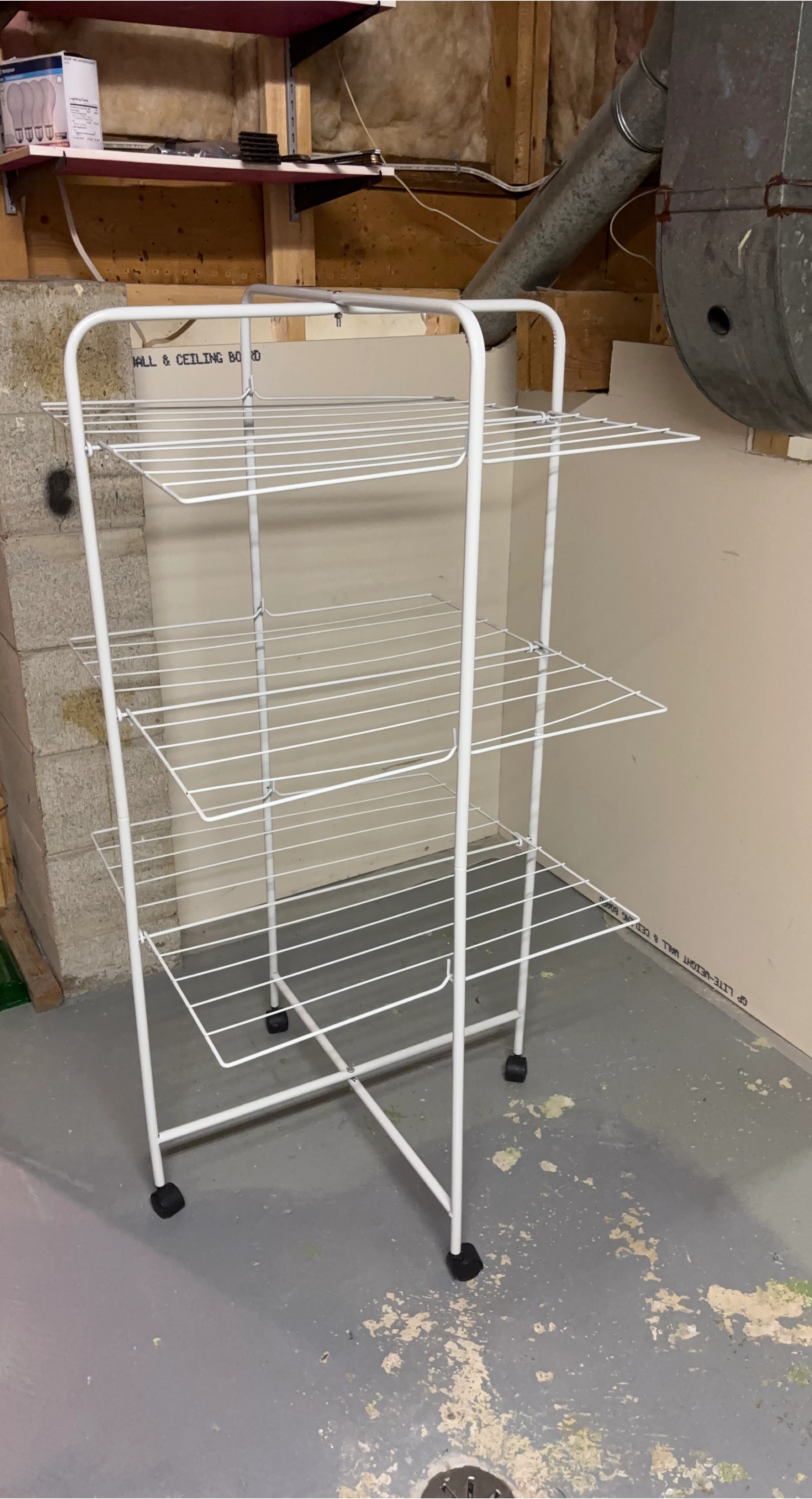 White Metal Clothes Drying Rack - Excellent Condition