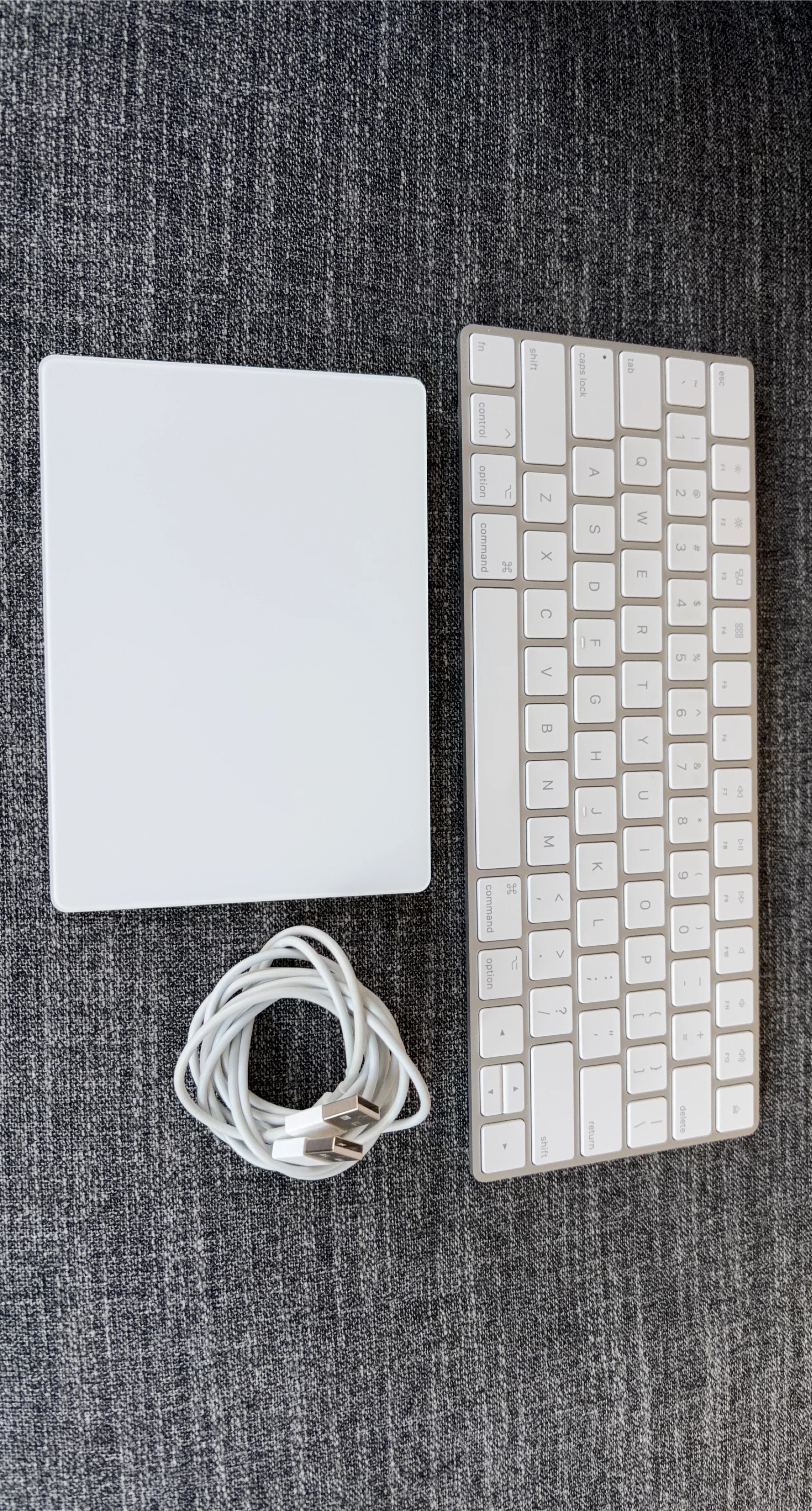 Apple Magic Keyboard & Trackpad with Cables image indicator(1)