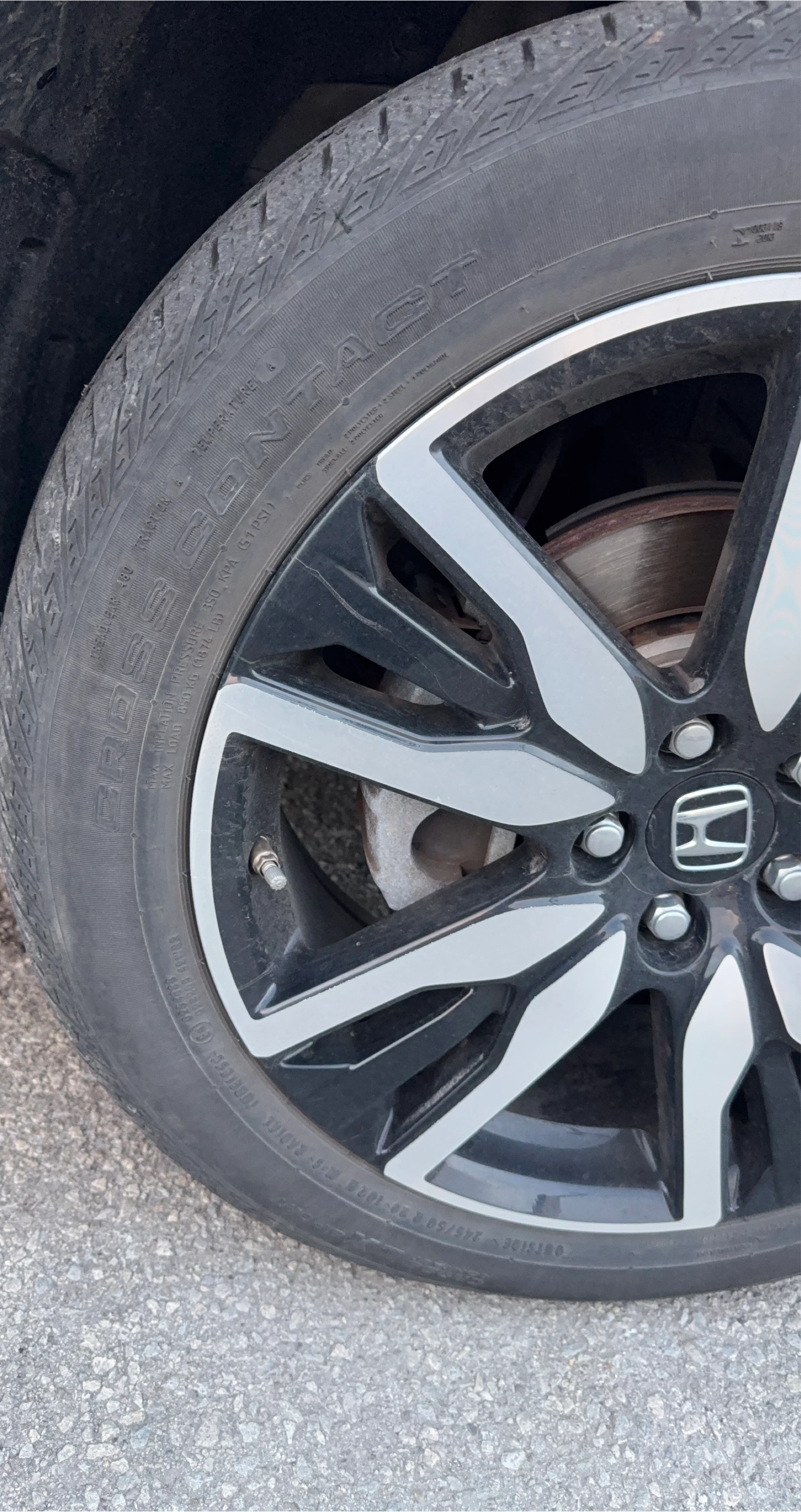 Honda CrossContact 245/50R20 Tire