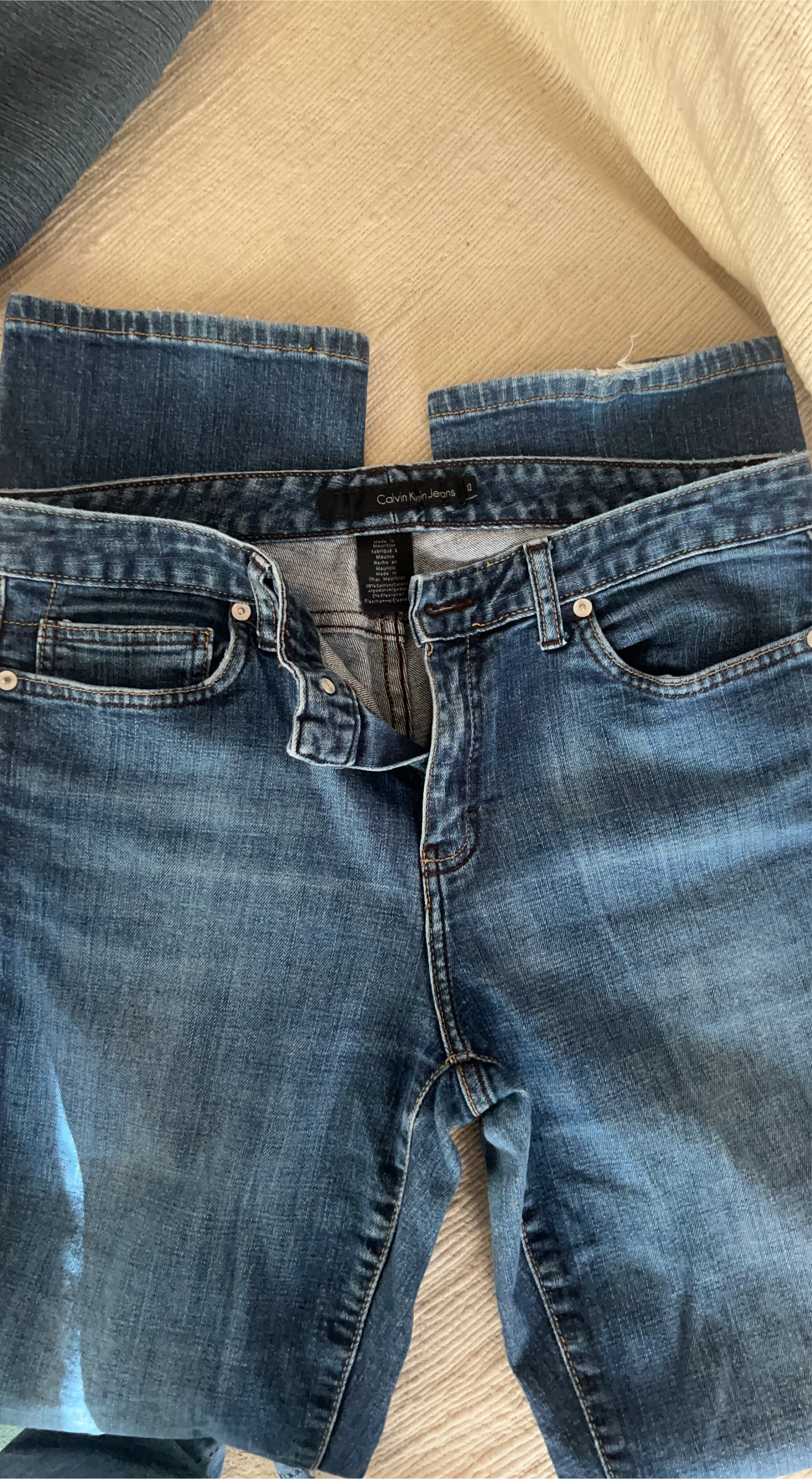 Calvin Klein Jeans - Size 12