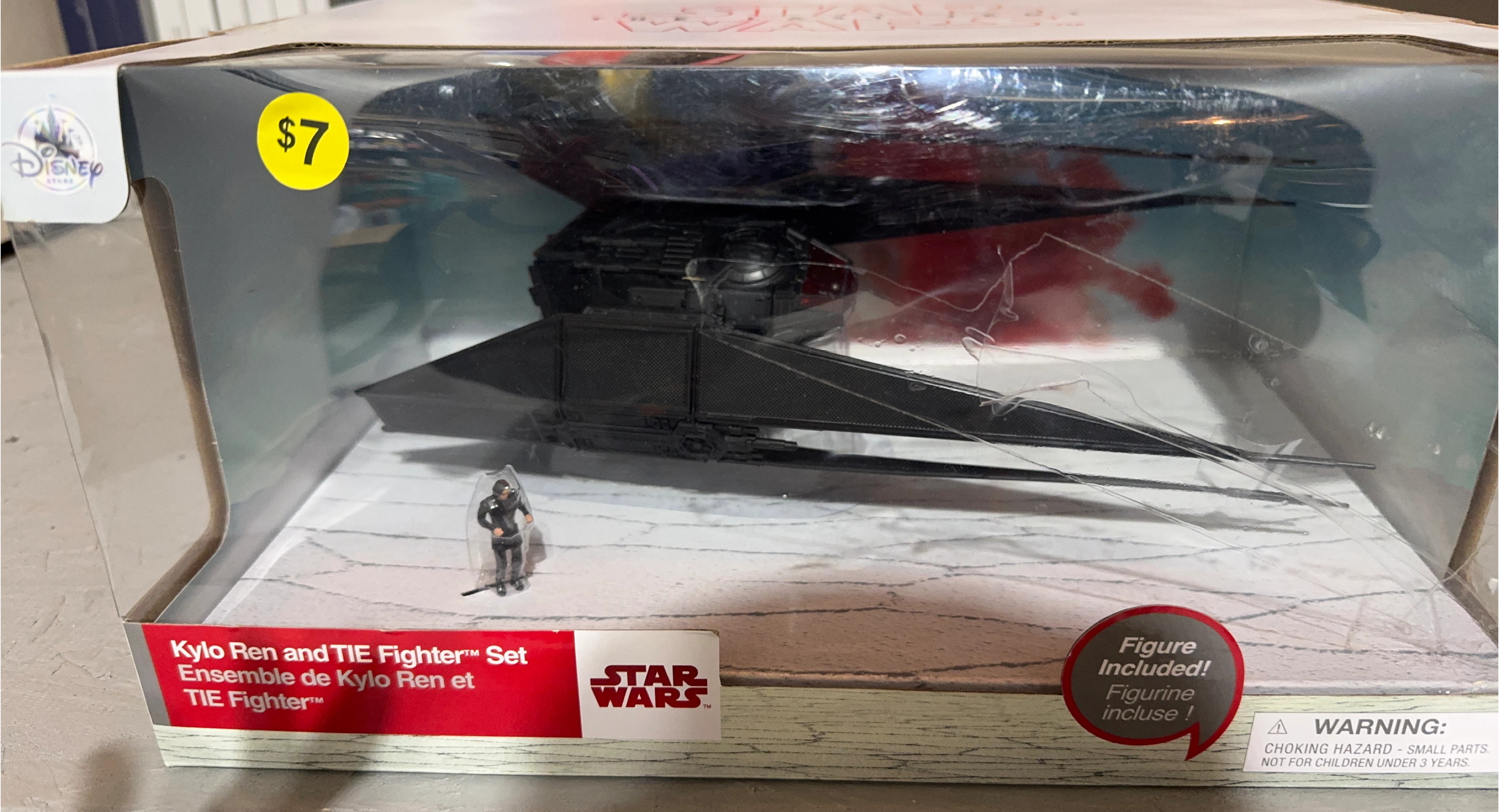New Disney Star Wars Kylo Ren & TIE Fighter Set