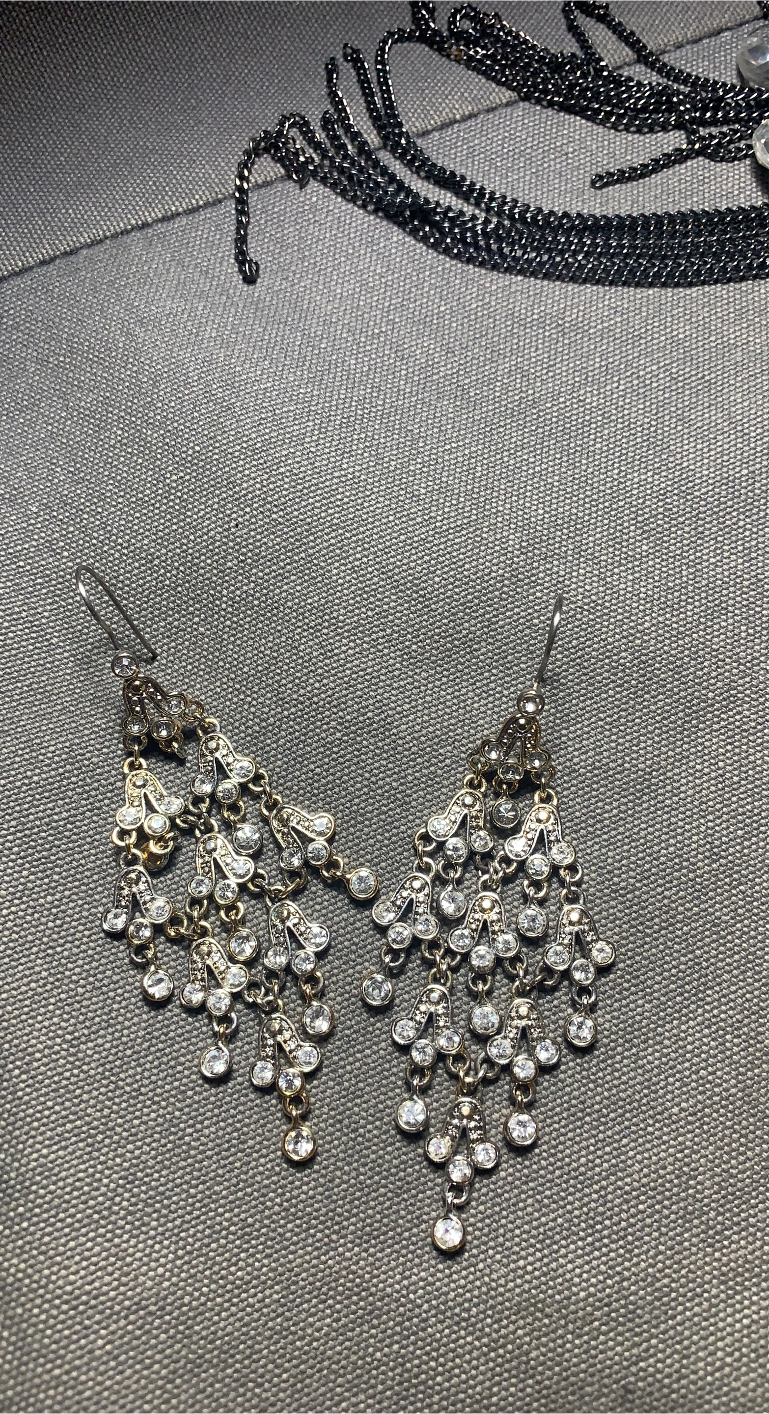 Chandelier Style Earrings image indicator(1)