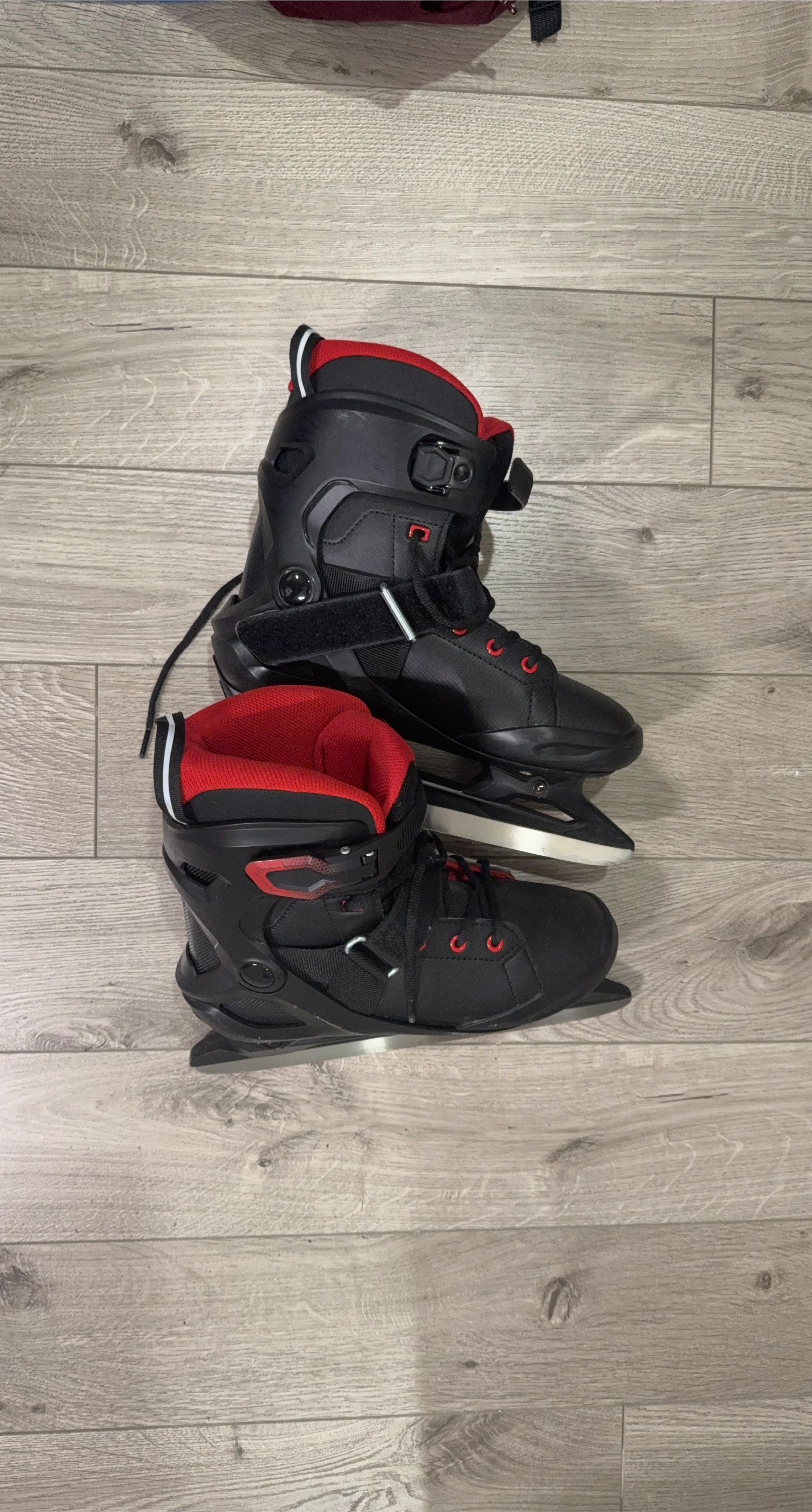 Black & Red Ice Skates image indicator(1)