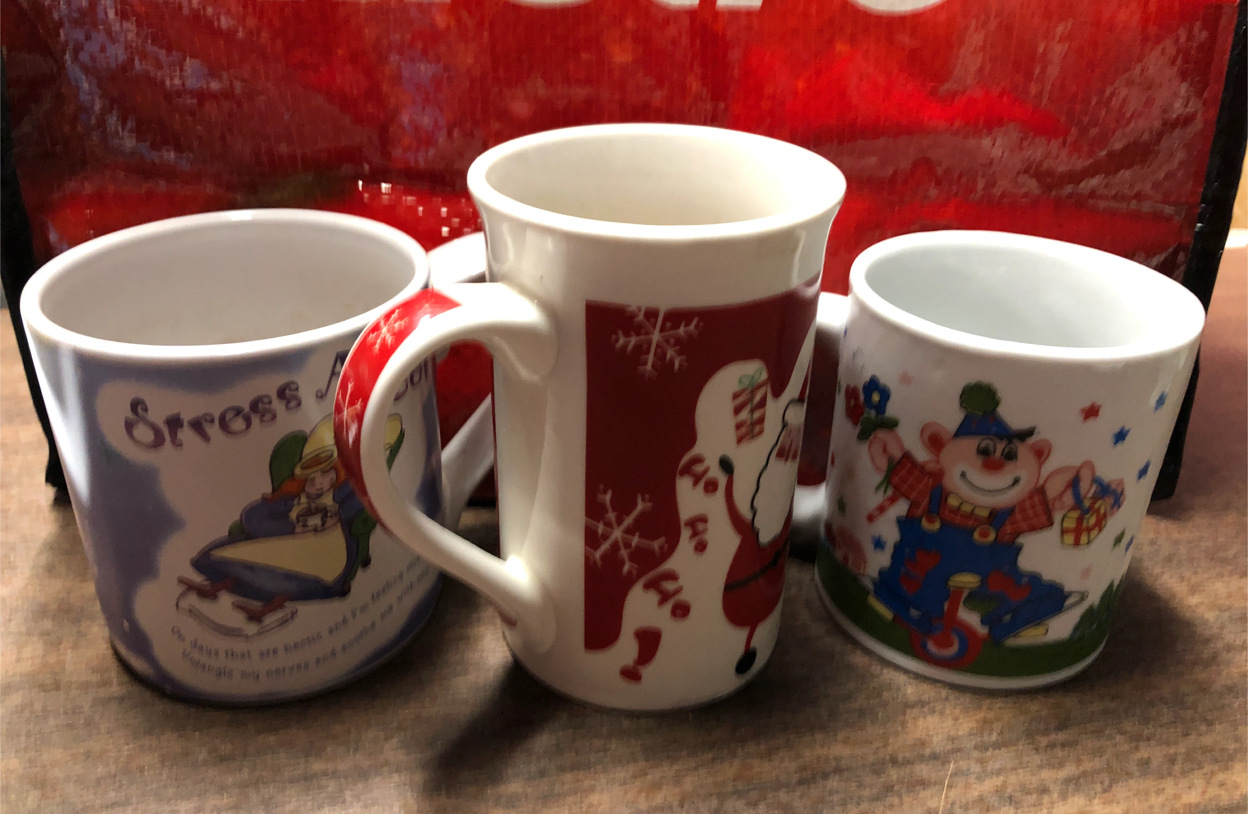 🆓 Set of 3 Decorative Coffee Mugs