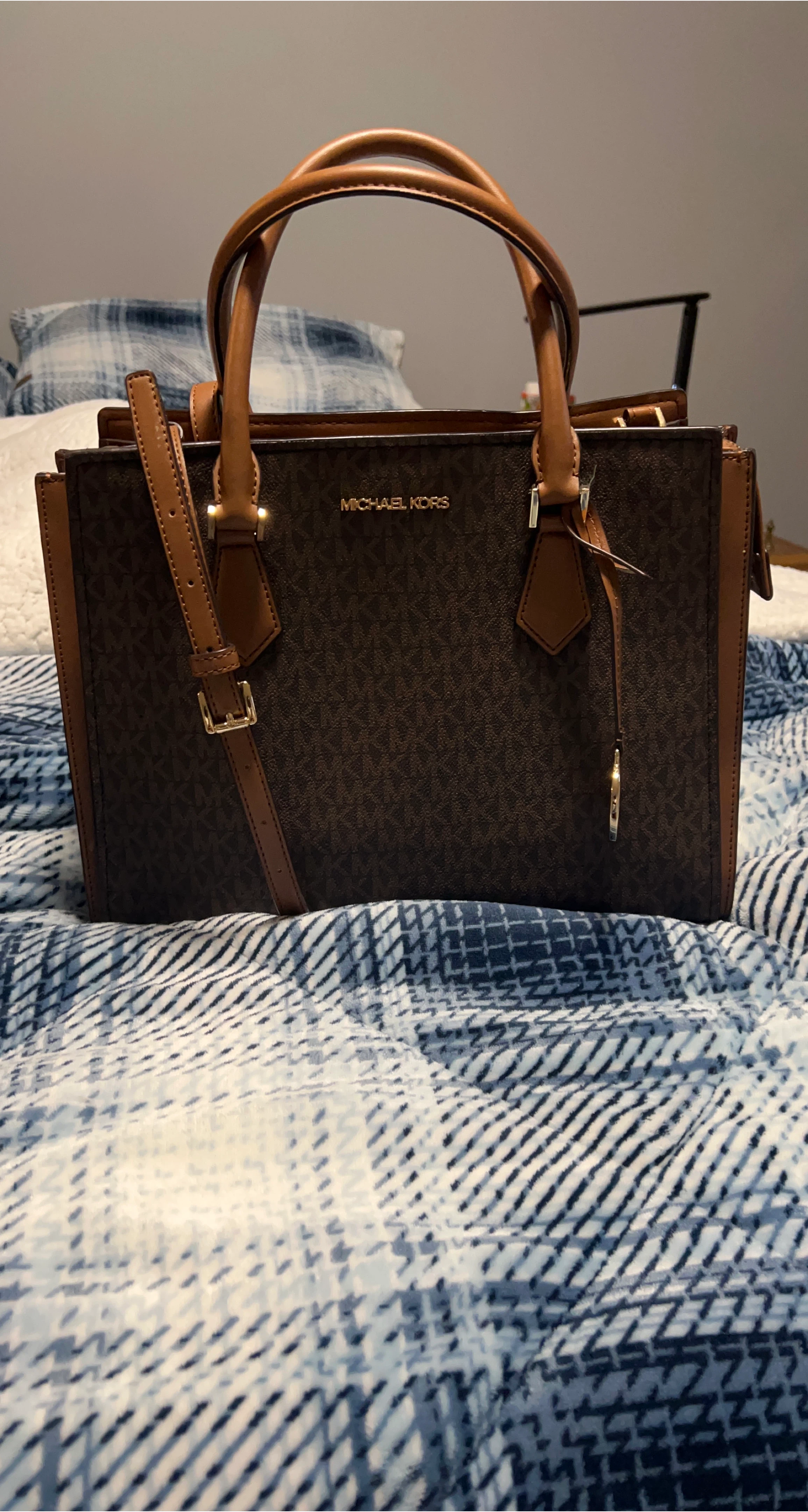 Michael Kors Hope Large Satchel with wallet- Brown image indicator(2)