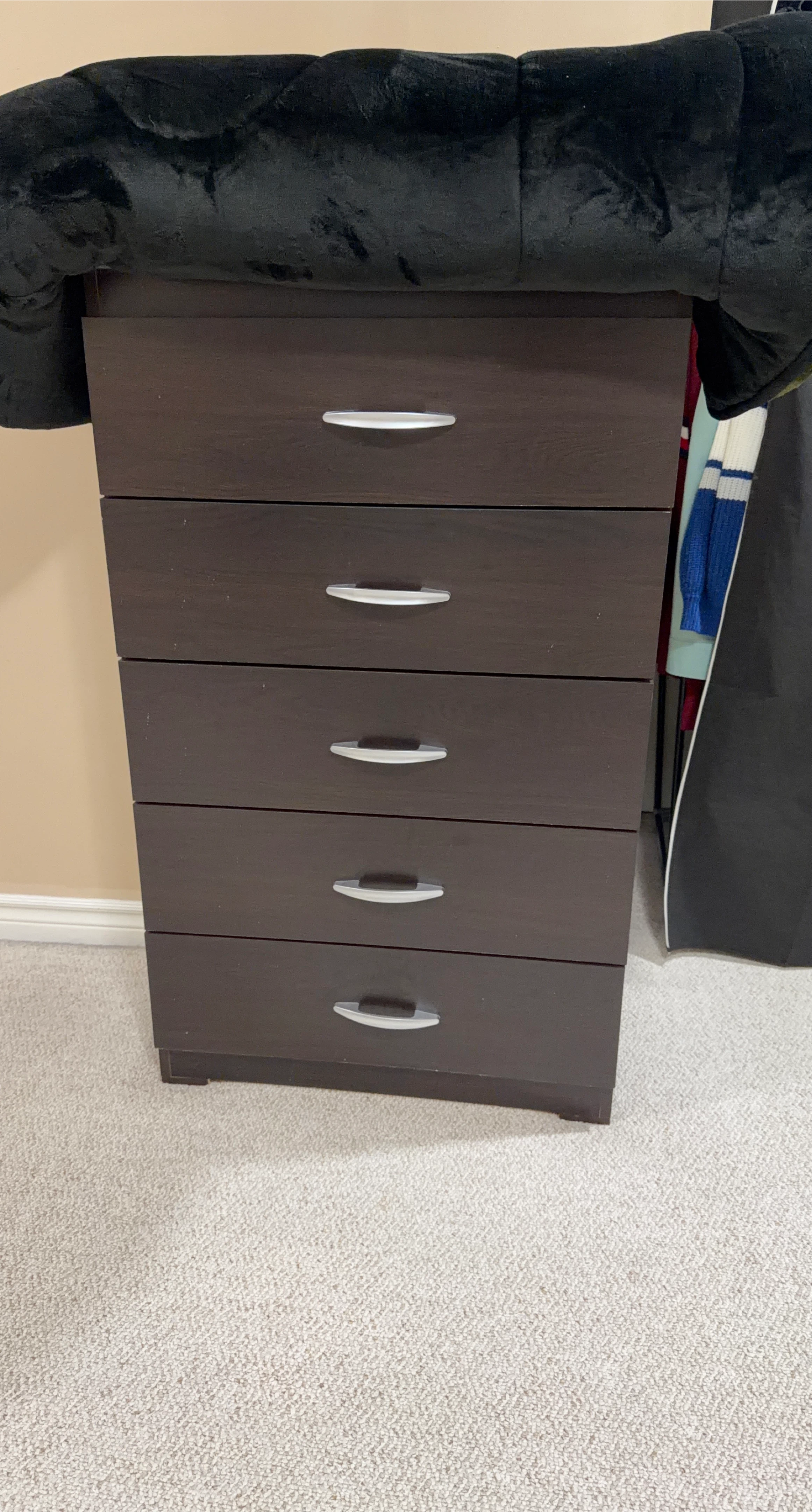 Brown 5-Drawer Dresser