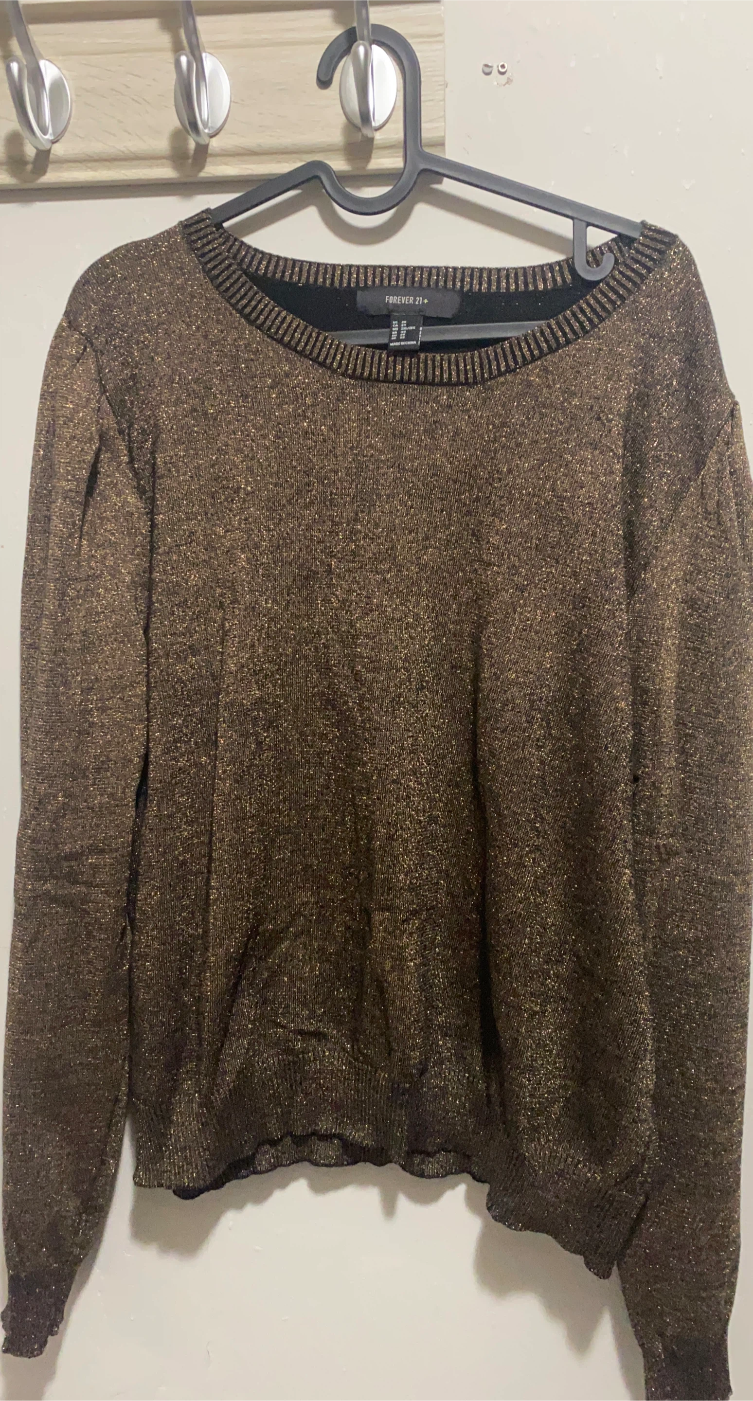 Forever 21+ Gold Sparkle Sweater - Size 2X image indicator(1)