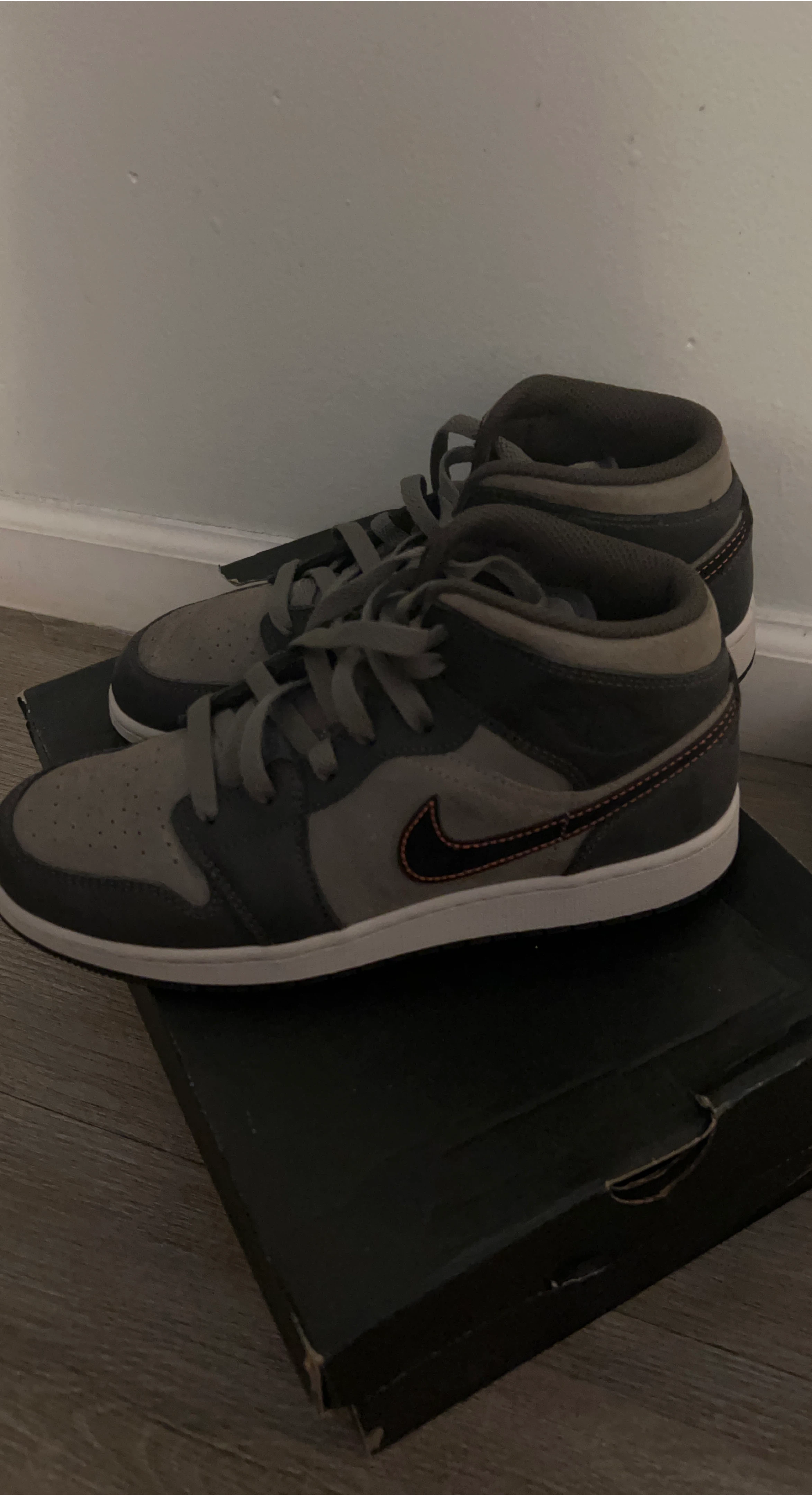 Nike Air Jordan 1 Mid Gray Shoes