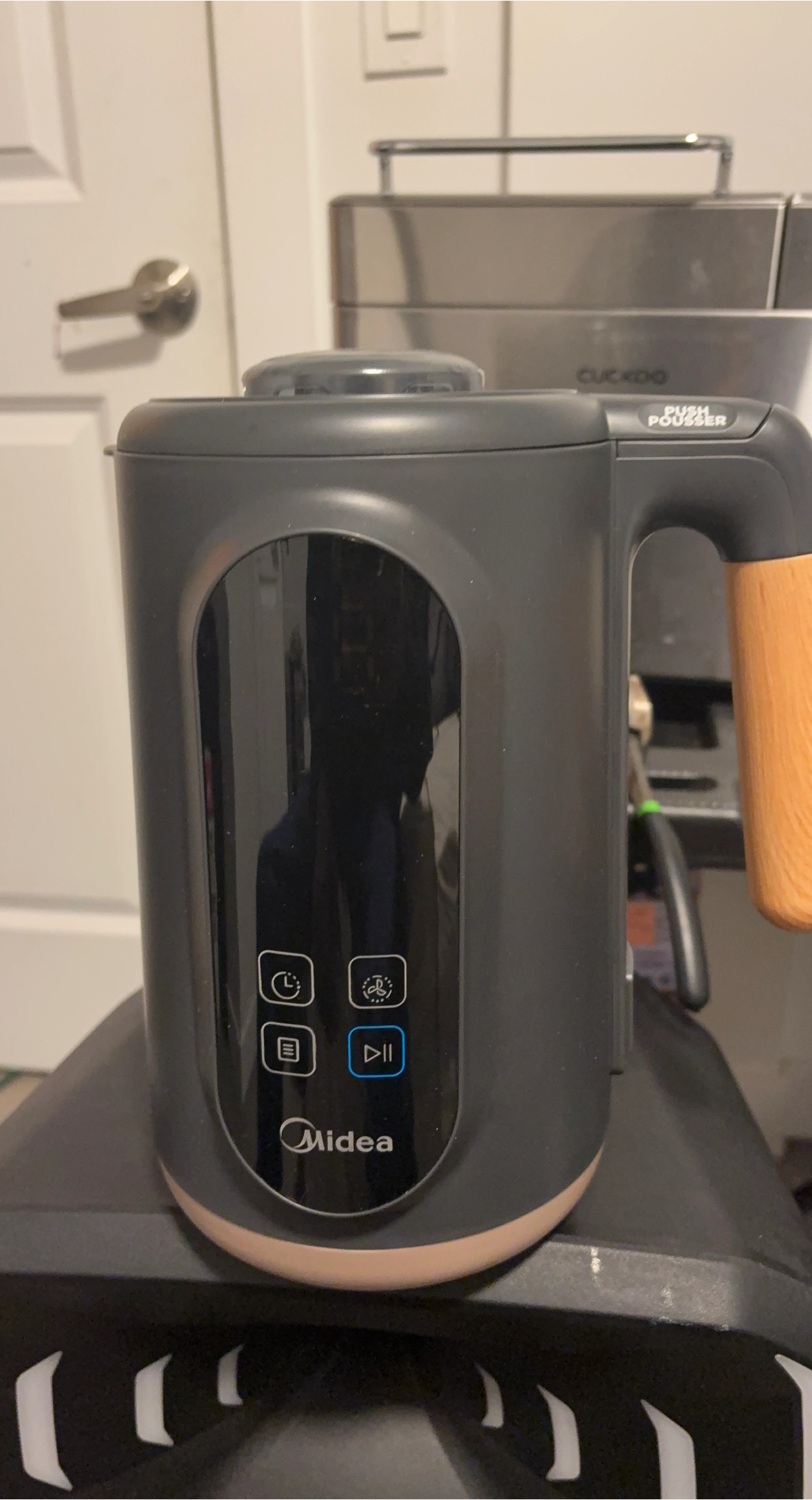 Midea Automatic Hot & Cold Milk Frother