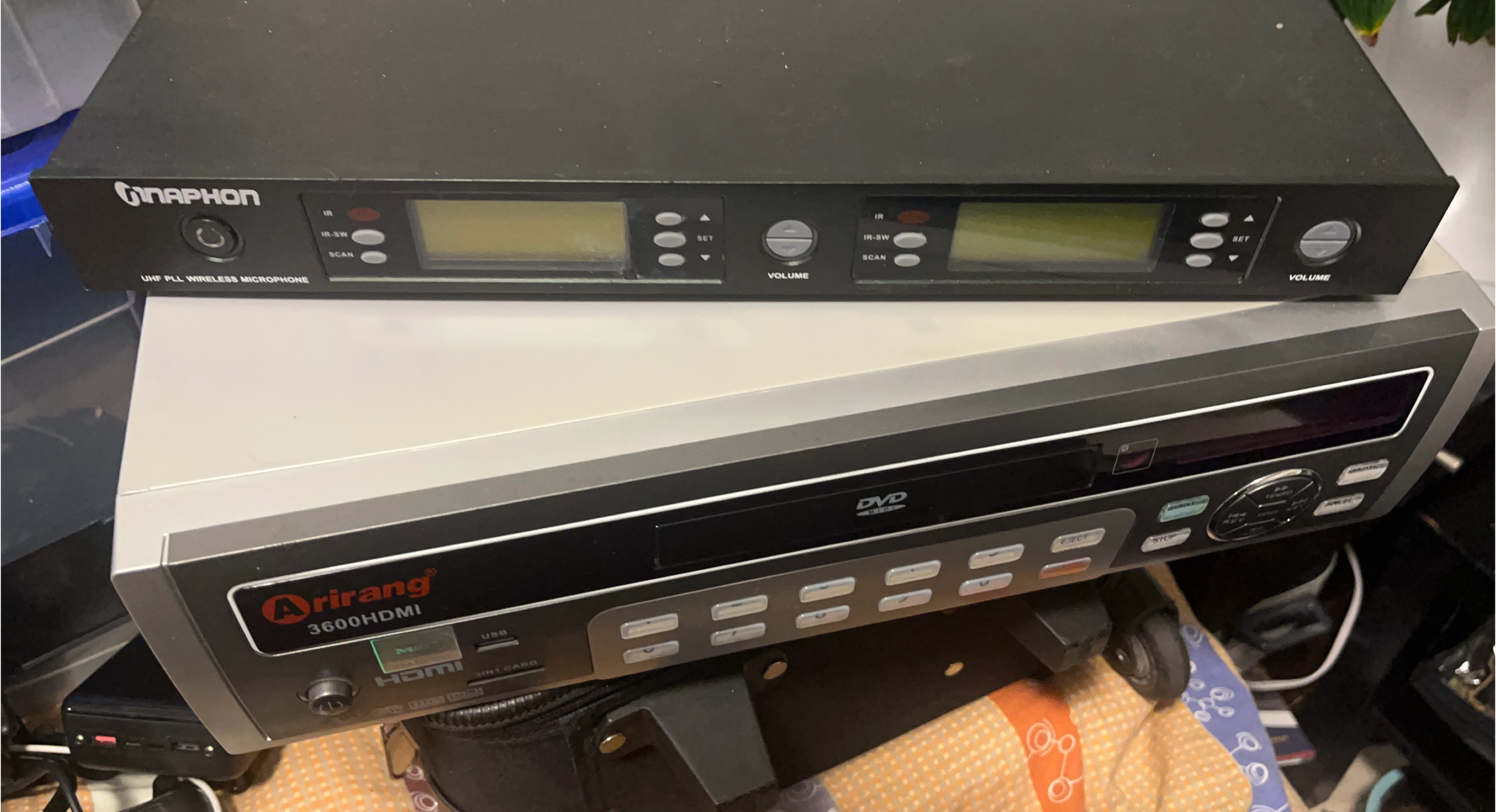 Ginaphon UHF Wireless Microphone & Arirang 3600HDMI DVD Player