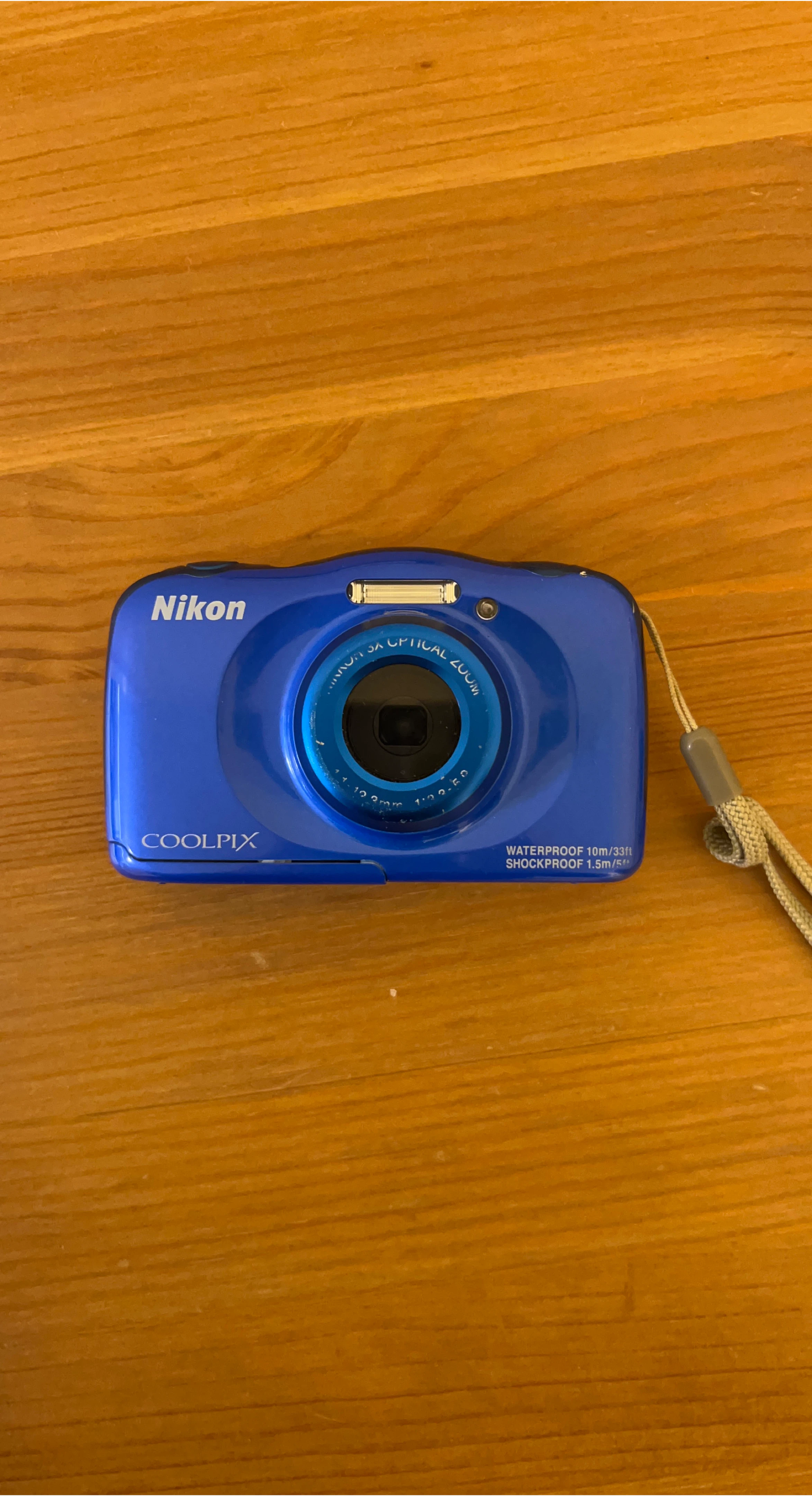 Nikon Coolpix Waterproof Digital Camera image indicator(1)