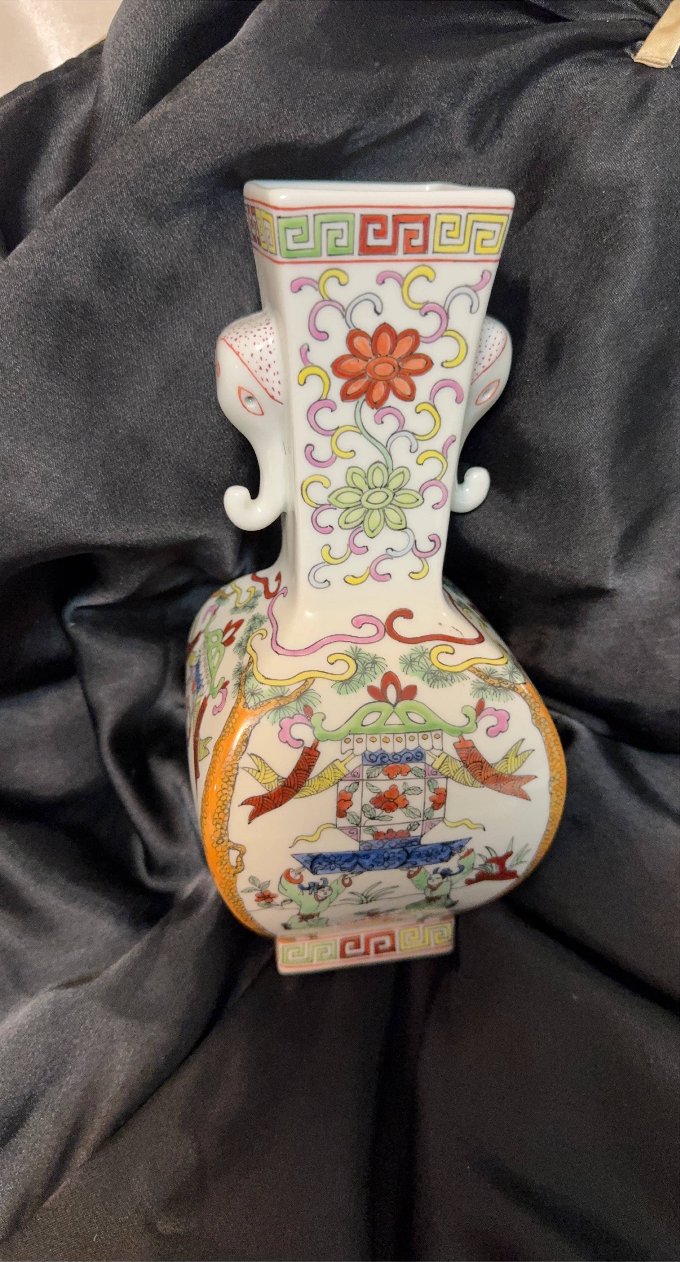 Vintage Ming Dynasty Style Vase