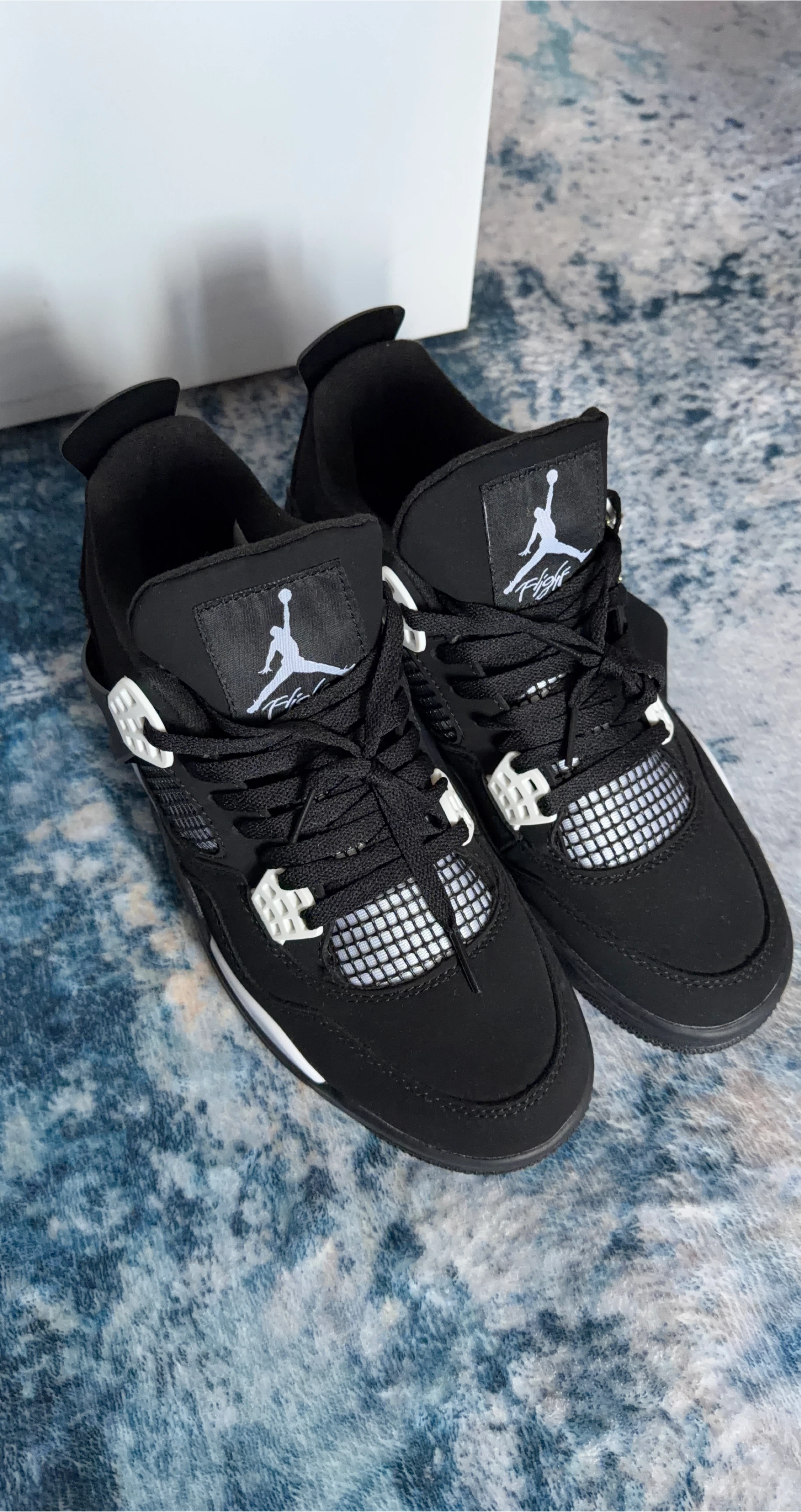 Jordan 4 Retro White thunder Shoes