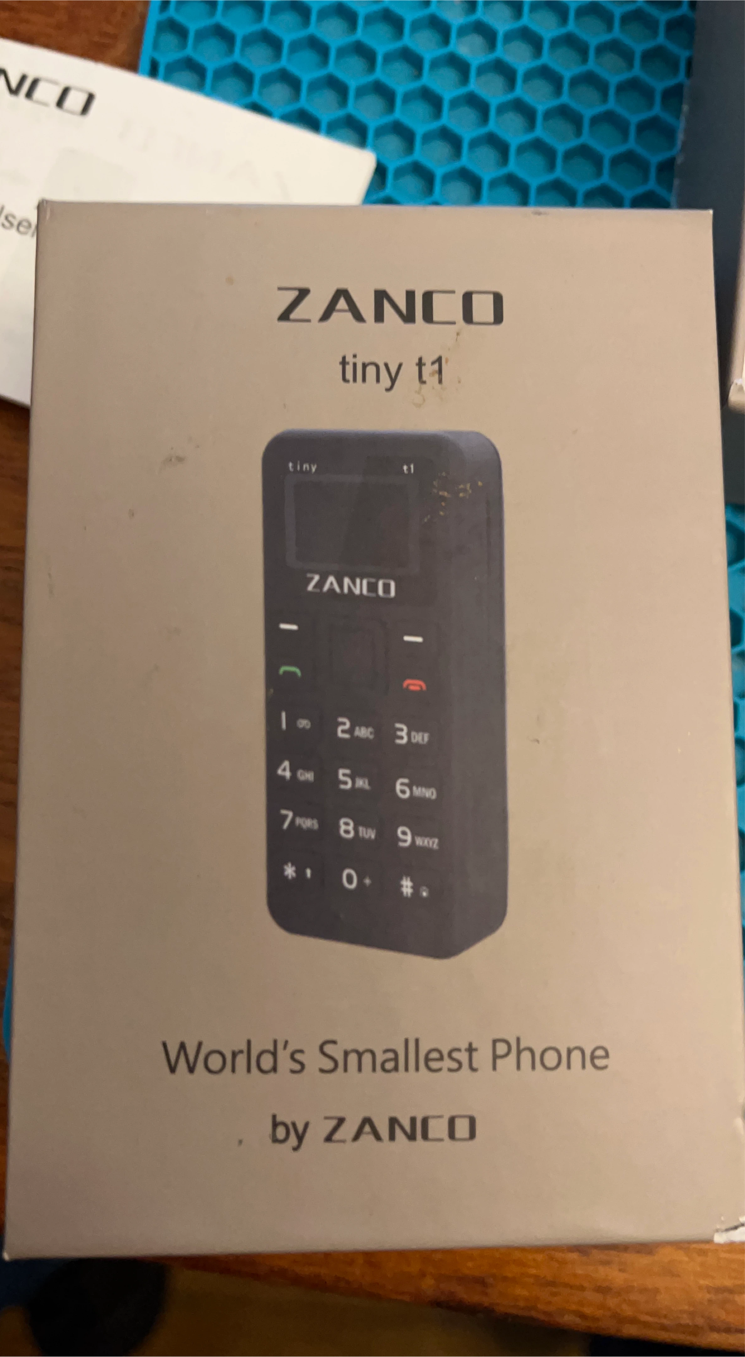 Zanco Tiny t1 World's Smallest Phone image indicator(2)