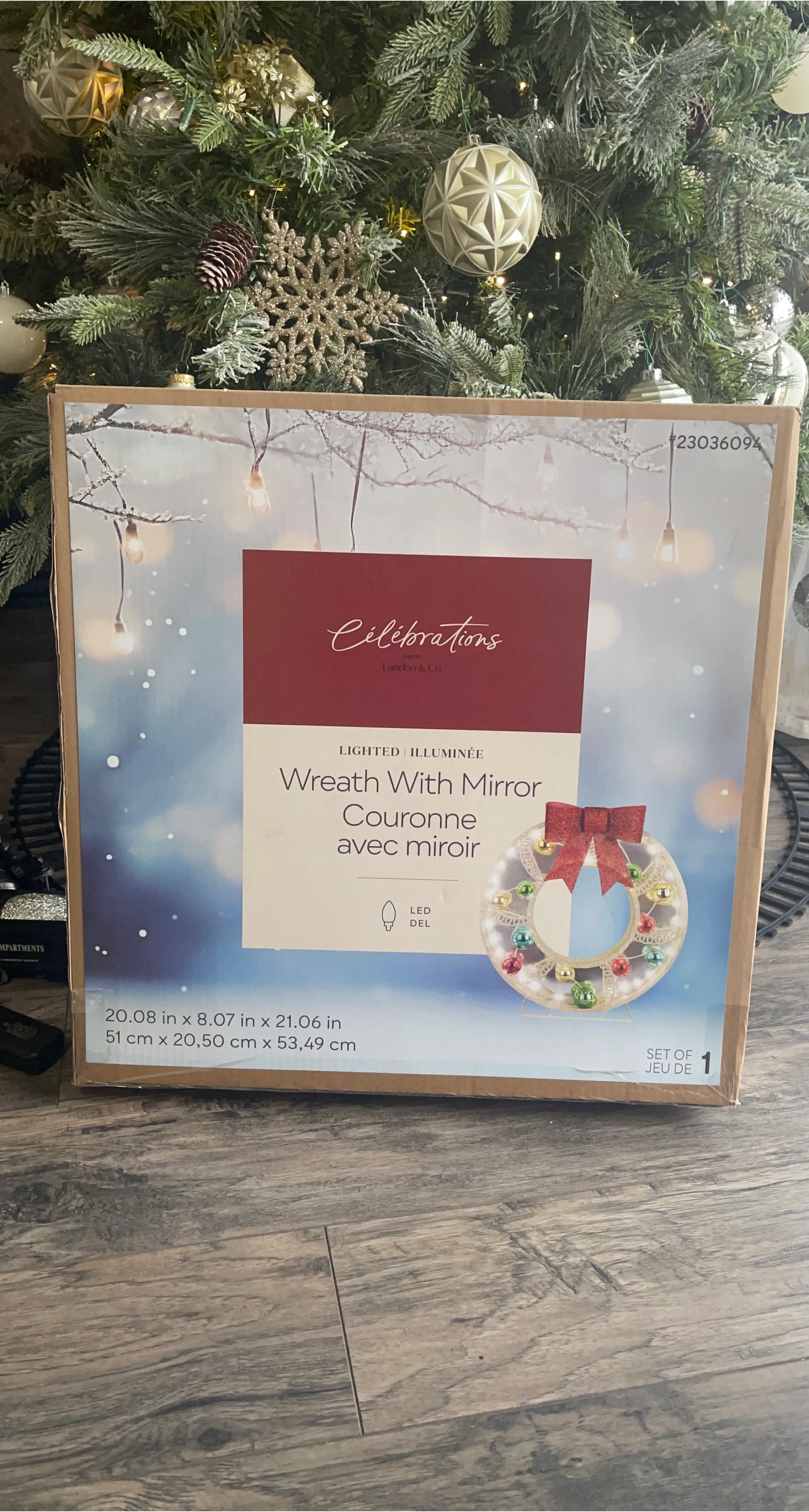 Celebrations Lighted Wreath with Mirror (New)