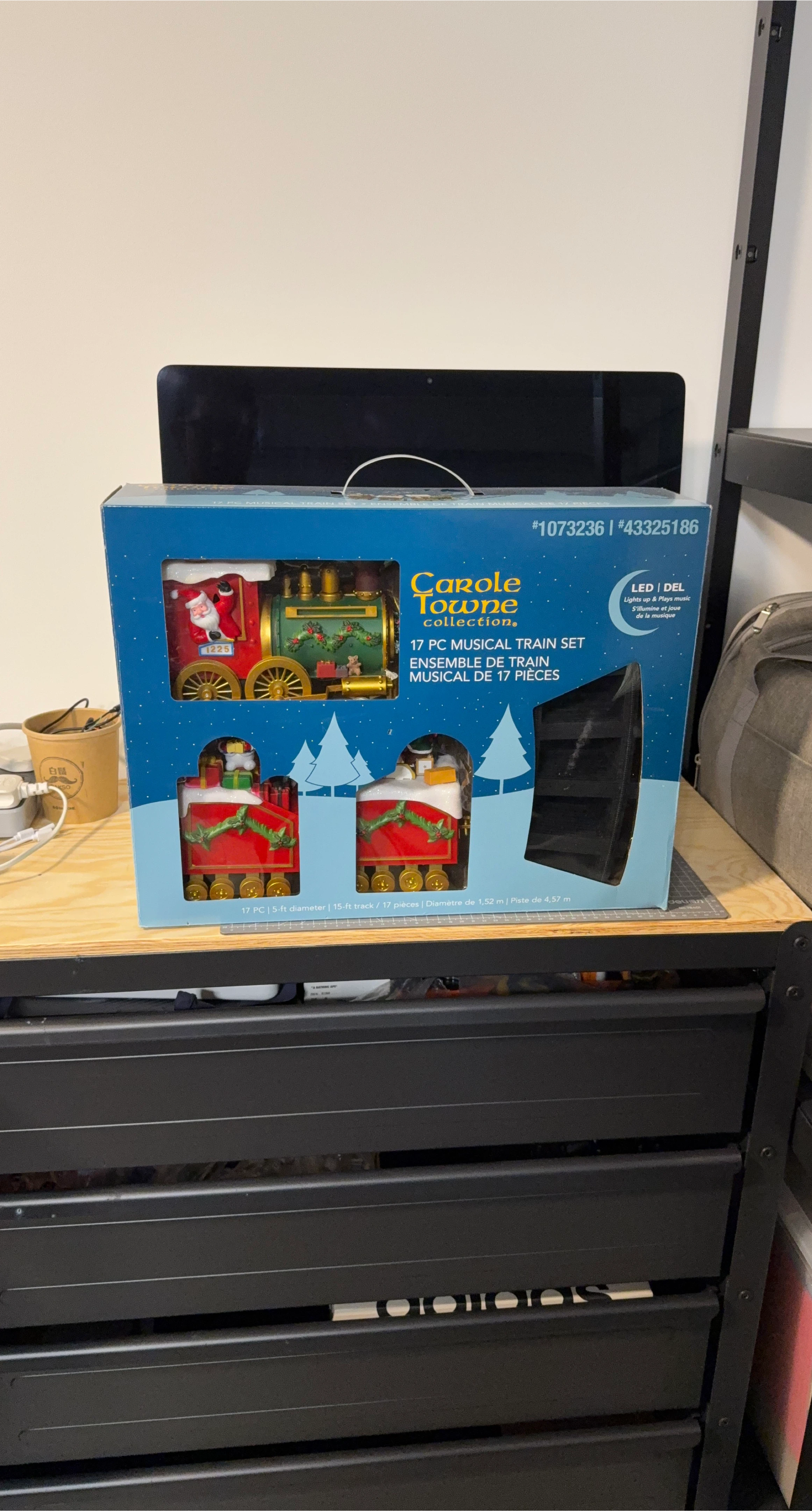 17pcs  musical train set Christmas decorations