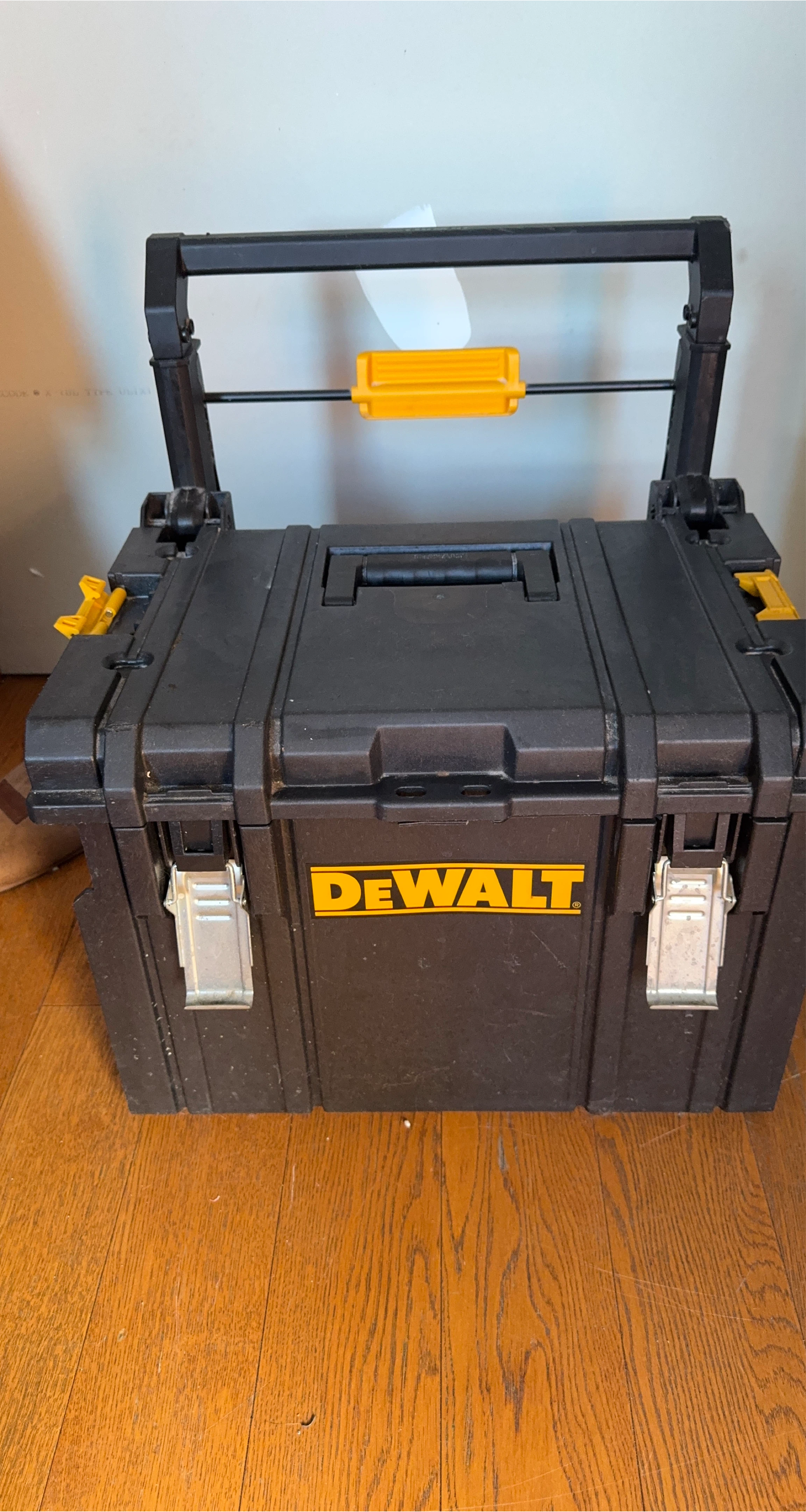DeWalt Rolling Tool Box