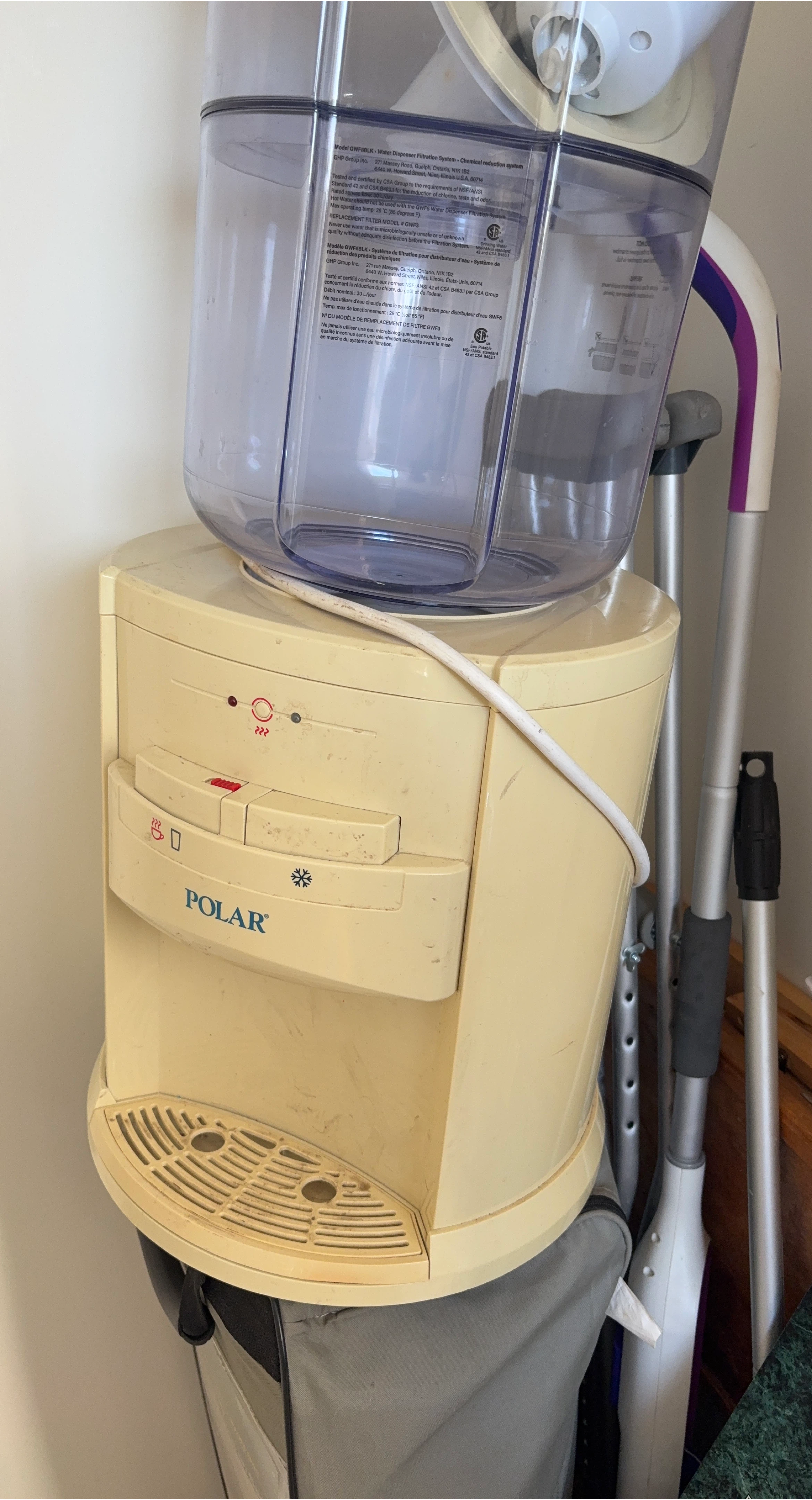 Polar water countertop cooler