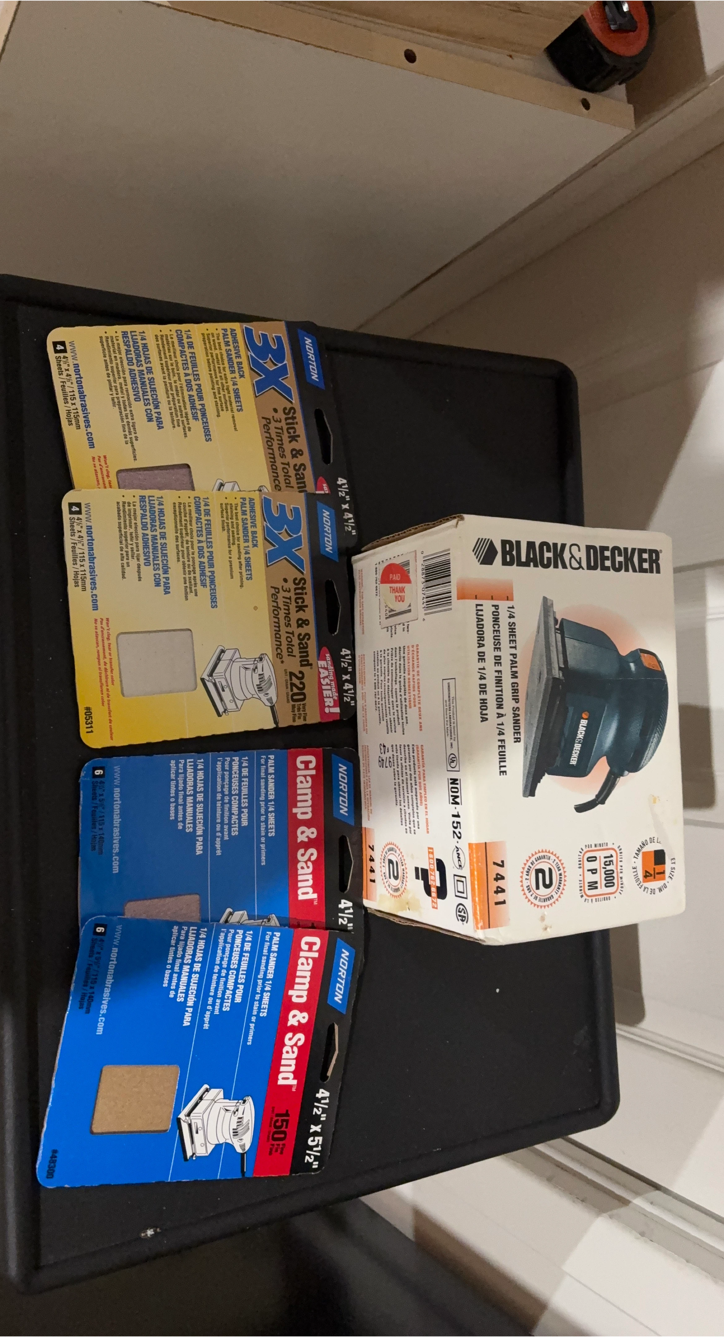 Black & Decker Palm Grip Sander + Norton Sandpaper
