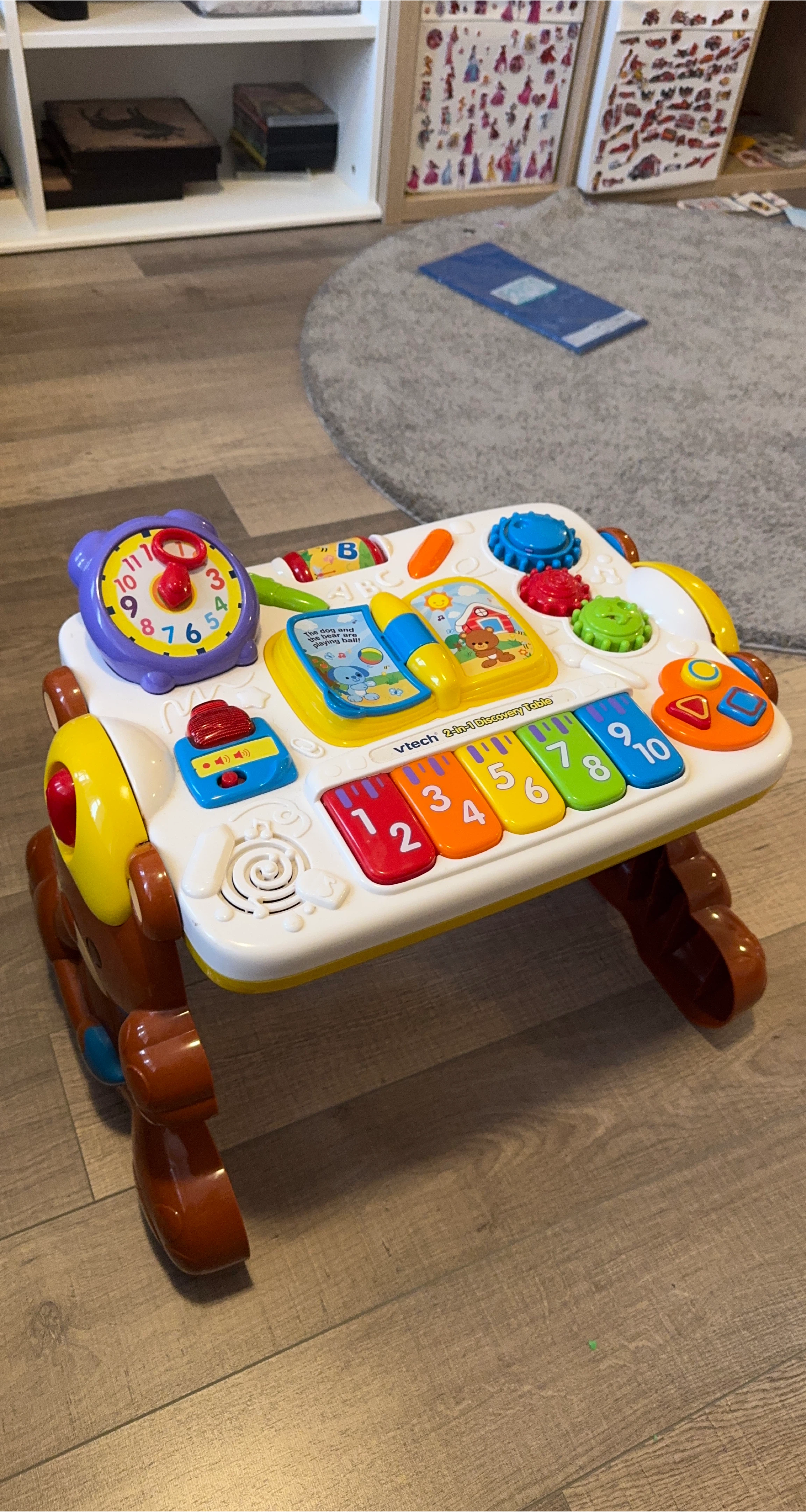 VTech 2-in-1 Discovery Table