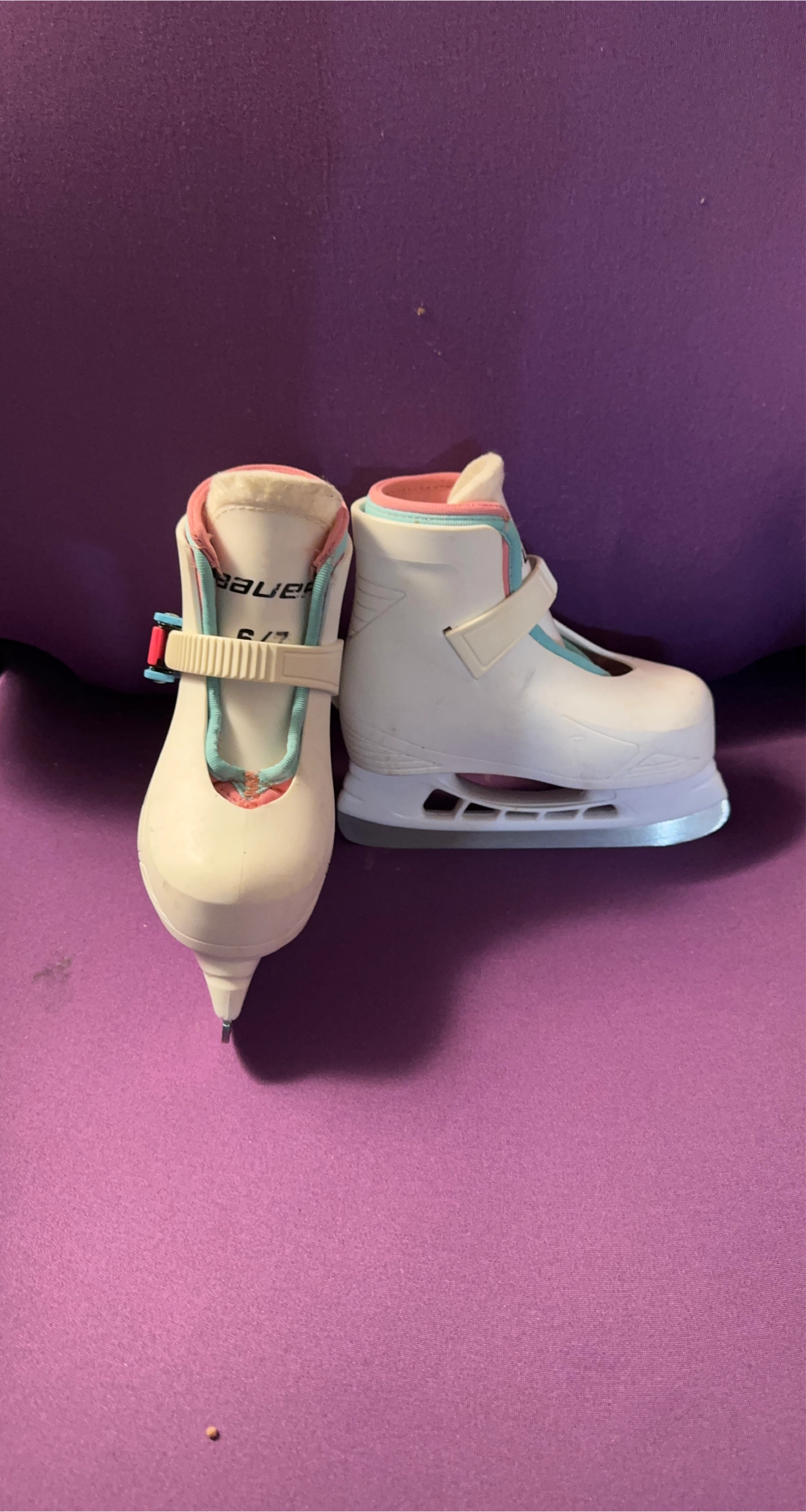 Bauer White Ice Hockey Skates Size 6/7 kids